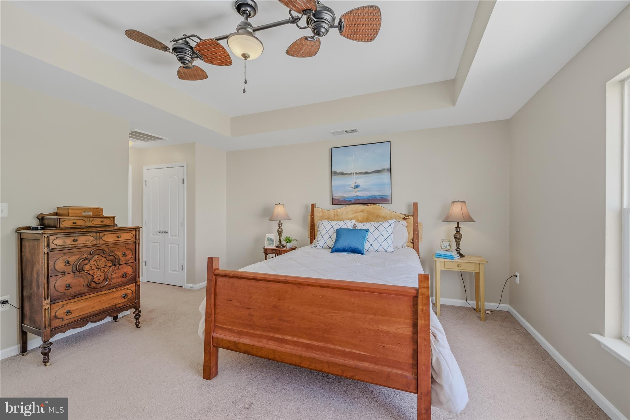 COLONIAL HILLS - Residential