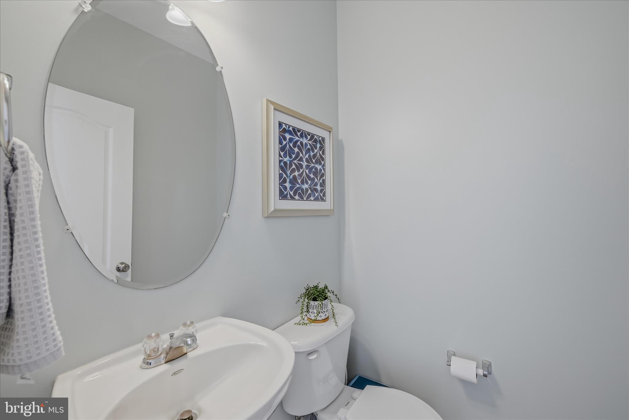 COLONIAL HILLS - Residential