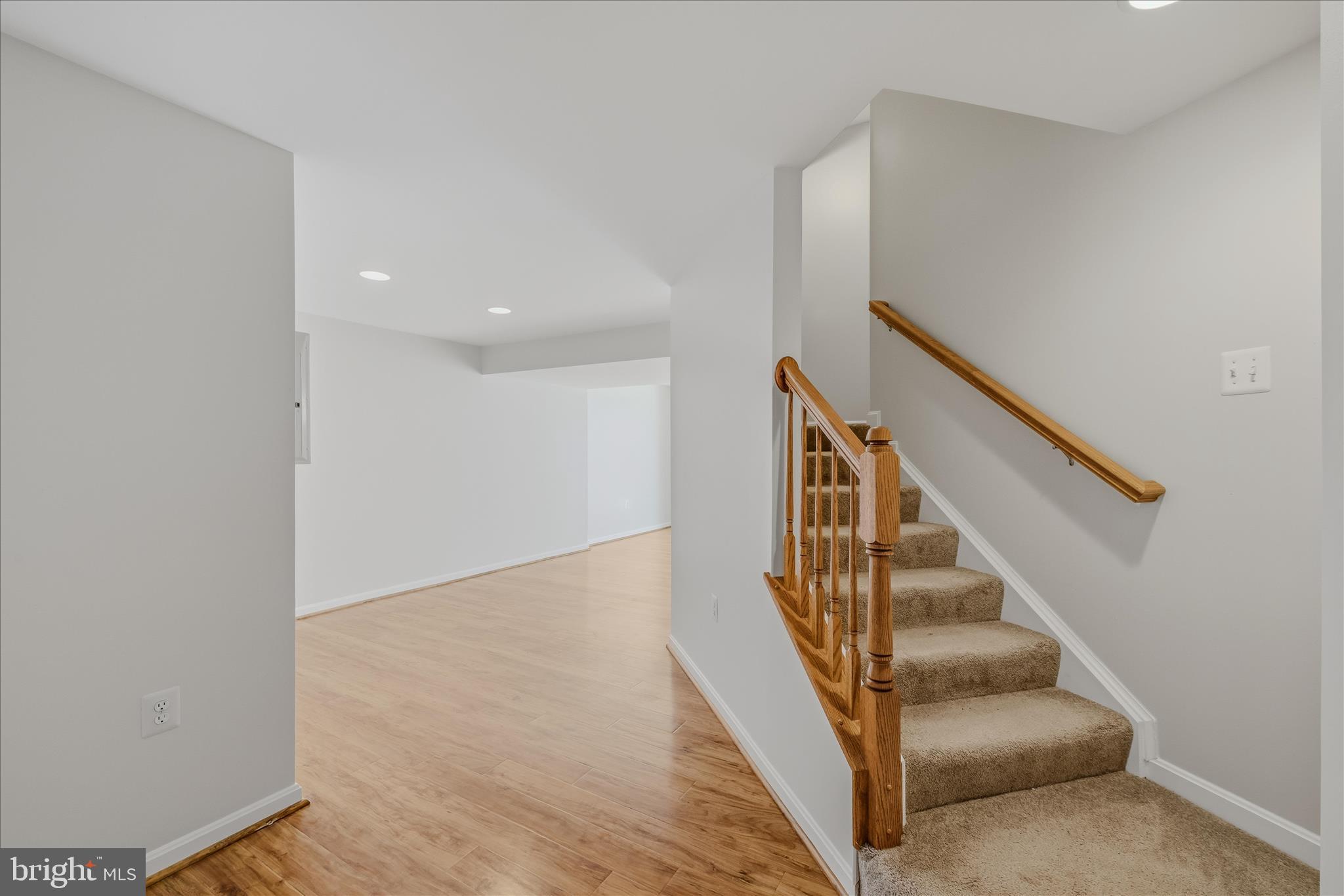 COLONIAL HILLS - Residential