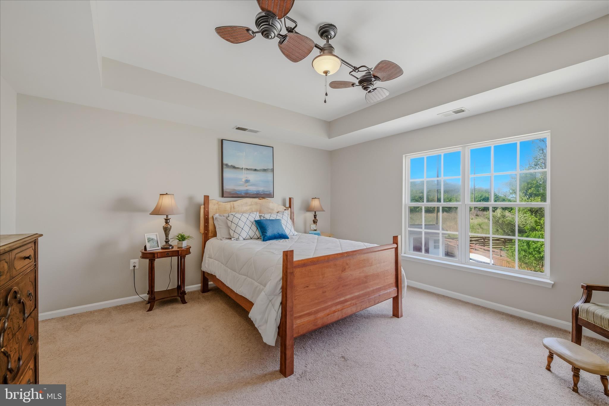 COLONIAL HILLS - Residential