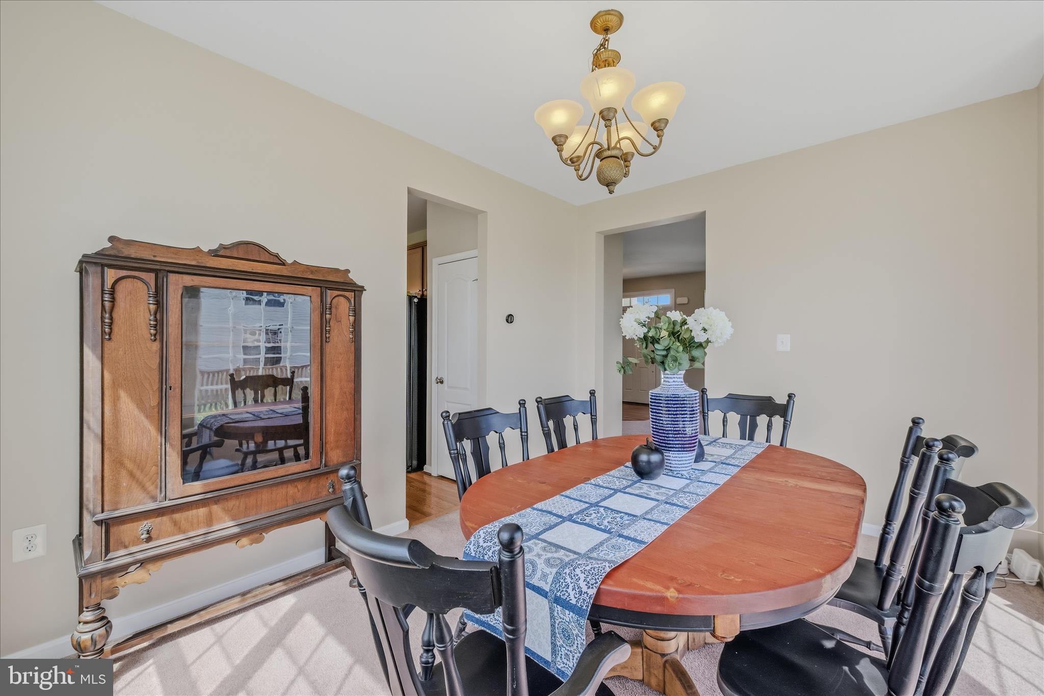 COLONIAL HILLS - Residential