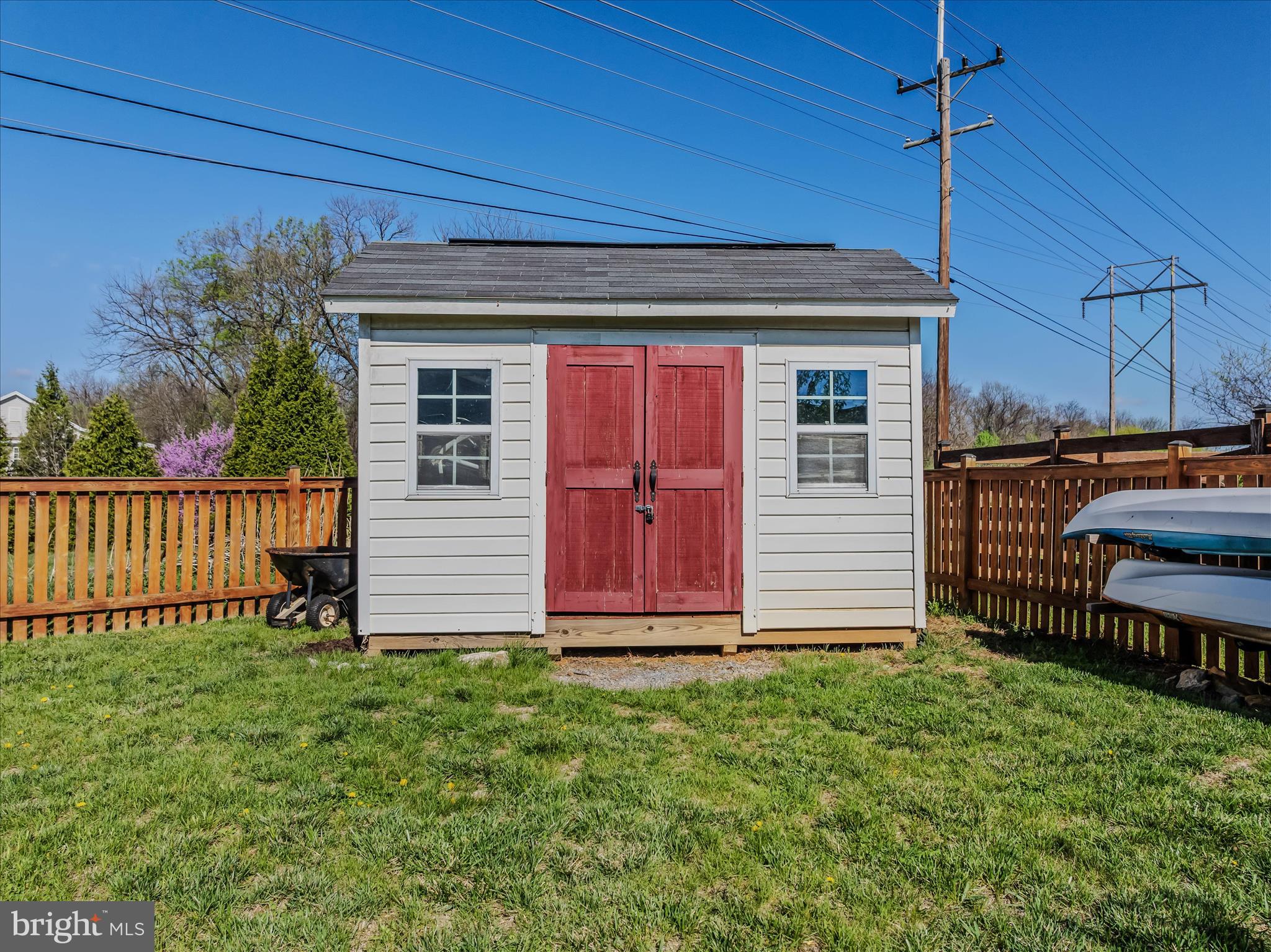 COLONIAL HILLS - Residential