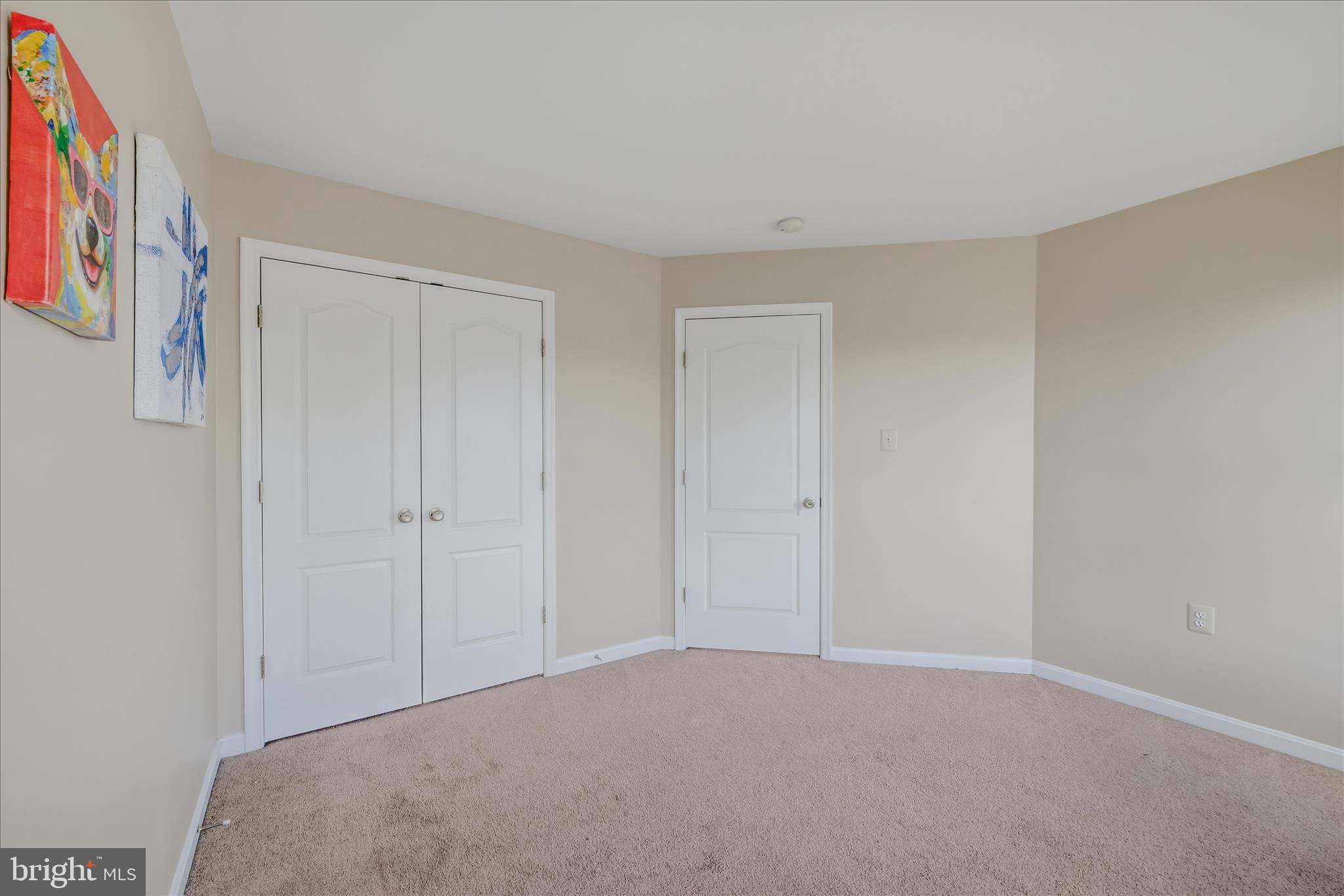 COLONIAL HILLS - Residential