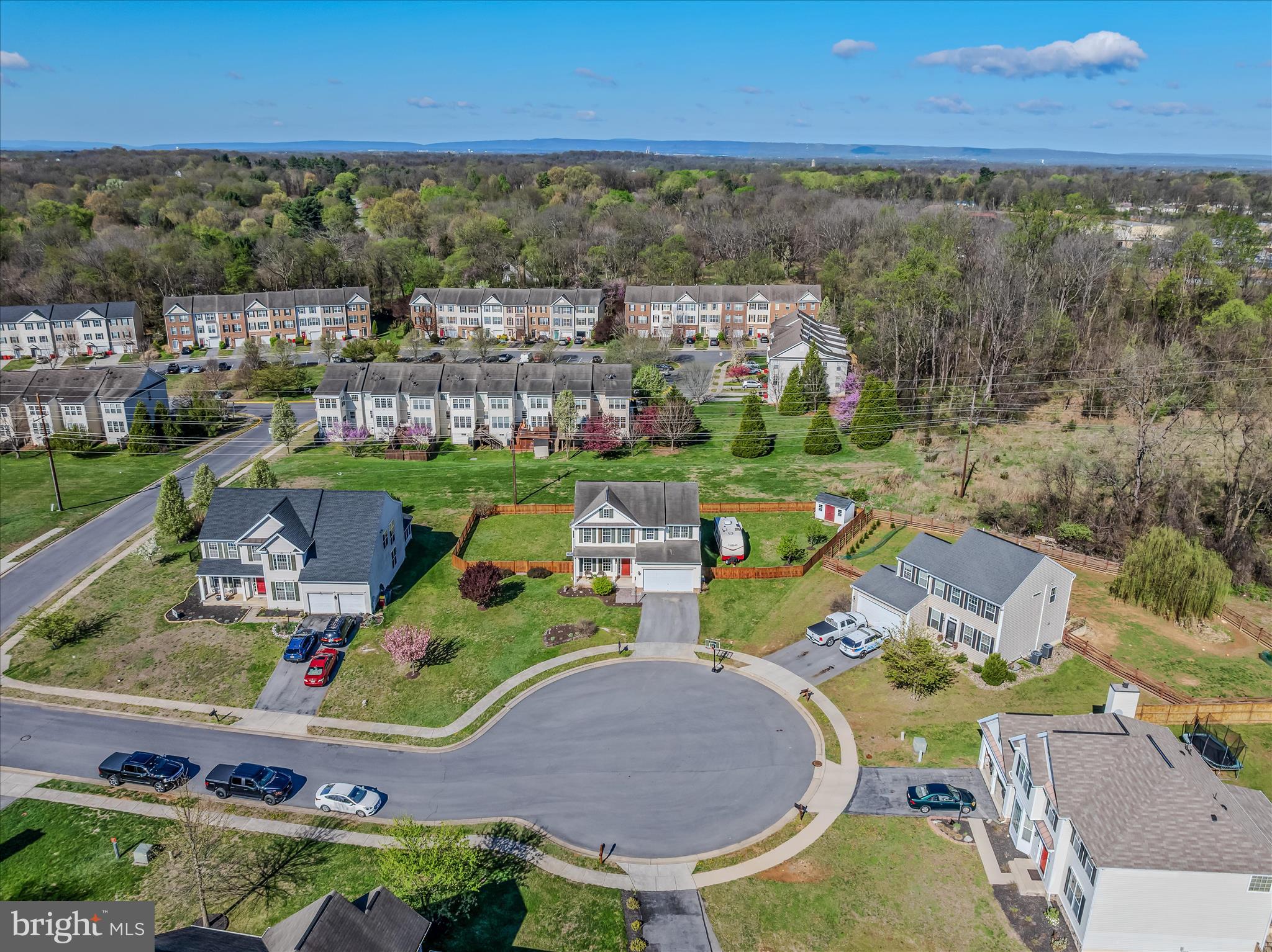 COLONIAL HILLS - Residential