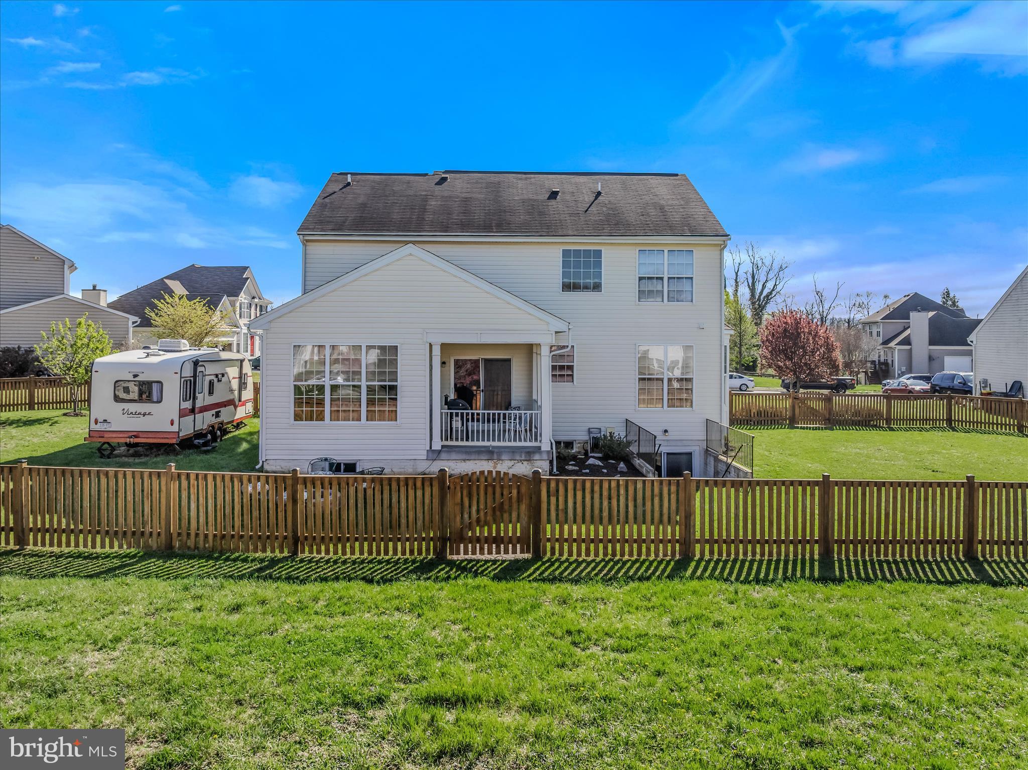 COLONIAL HILLS - Residential