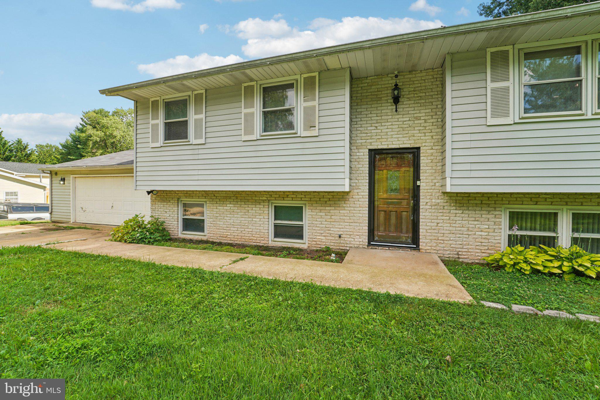 1604 BRENTWOOD DRIVE