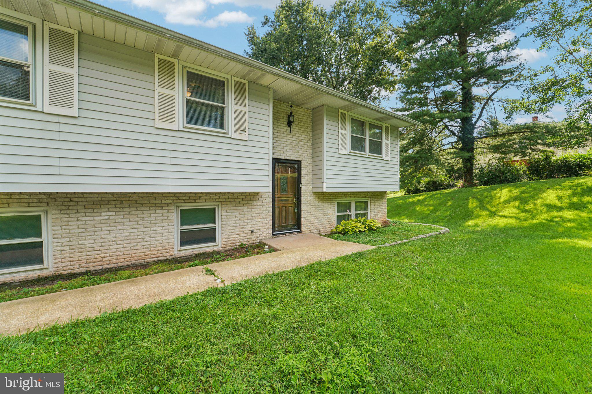 1604 BRENTWOOD DRIVE