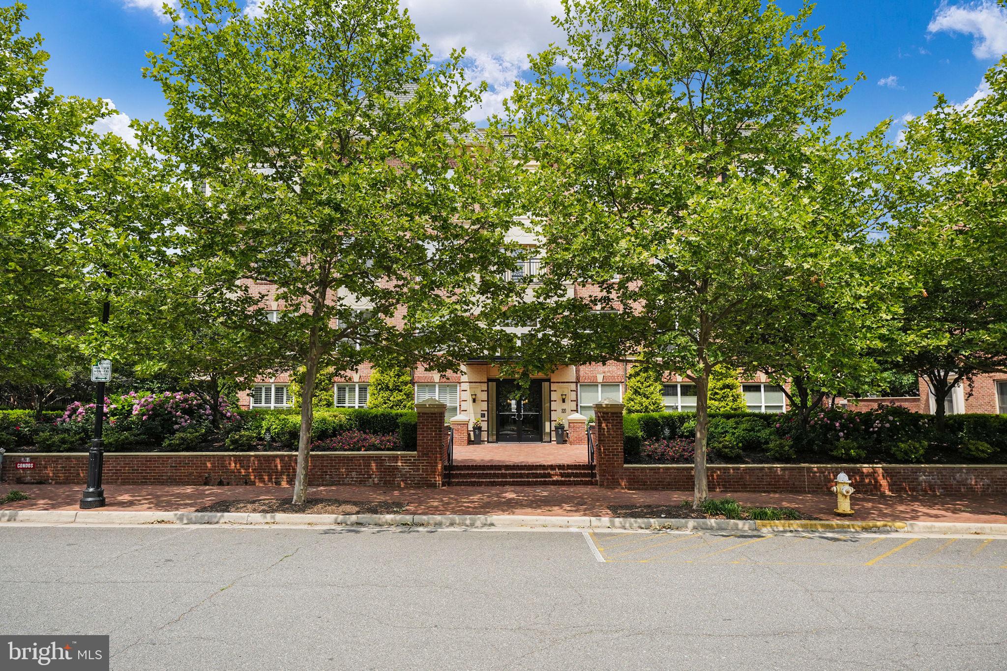 DUKE CONDOMINIUM - Residential