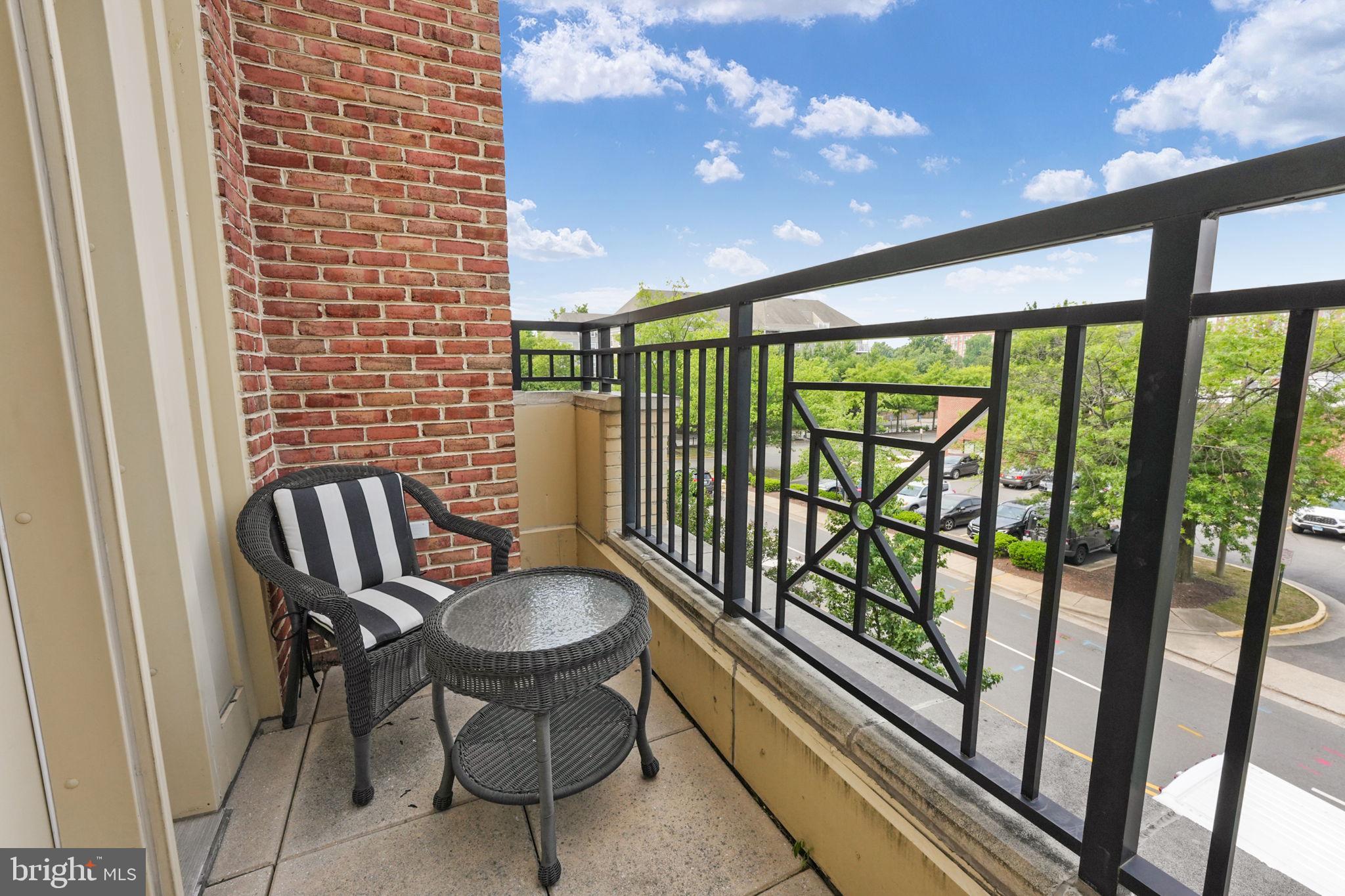 DUKE CONDOMINIUM - Residential