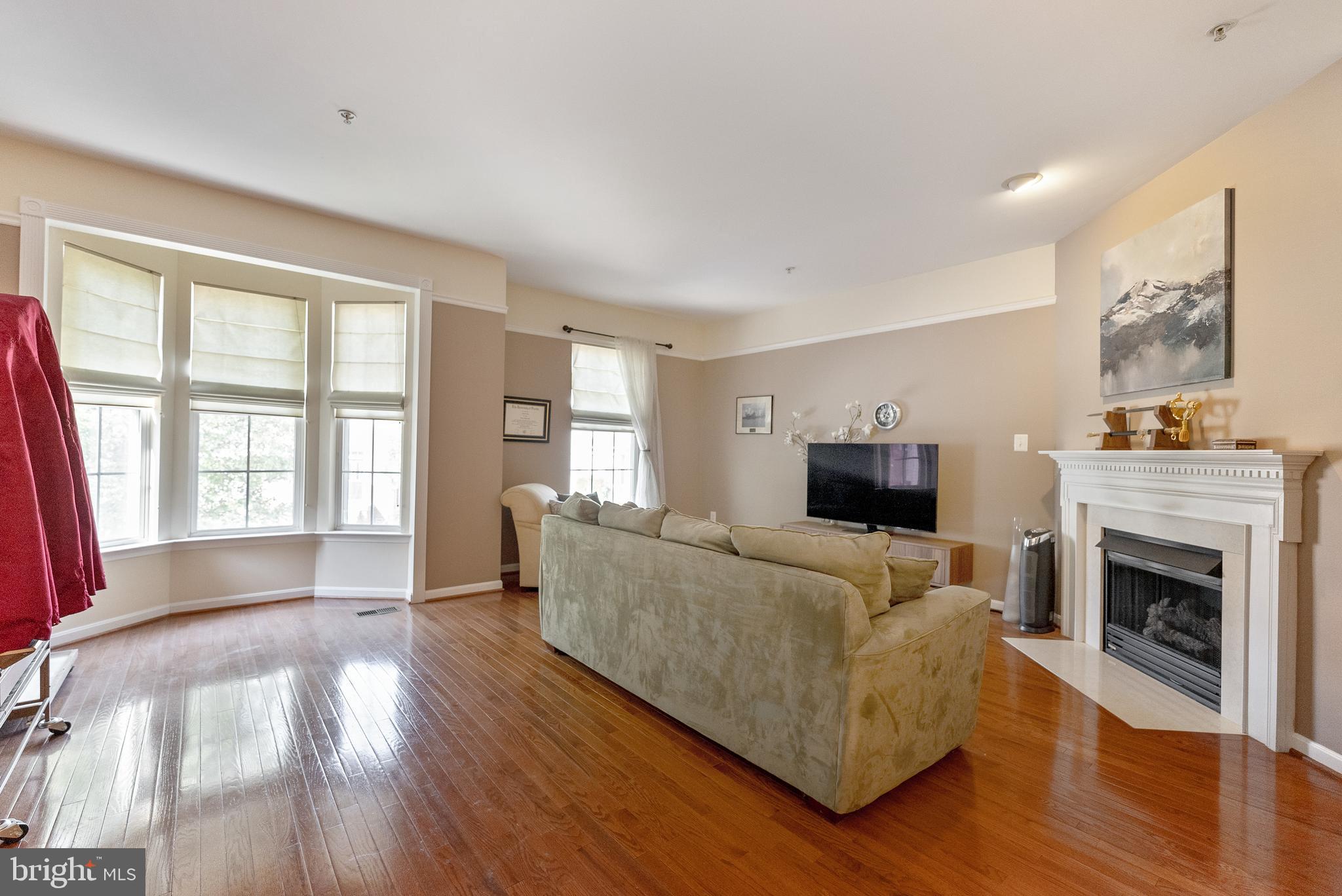 COLLEGE PARKWAY PLACE - Residential