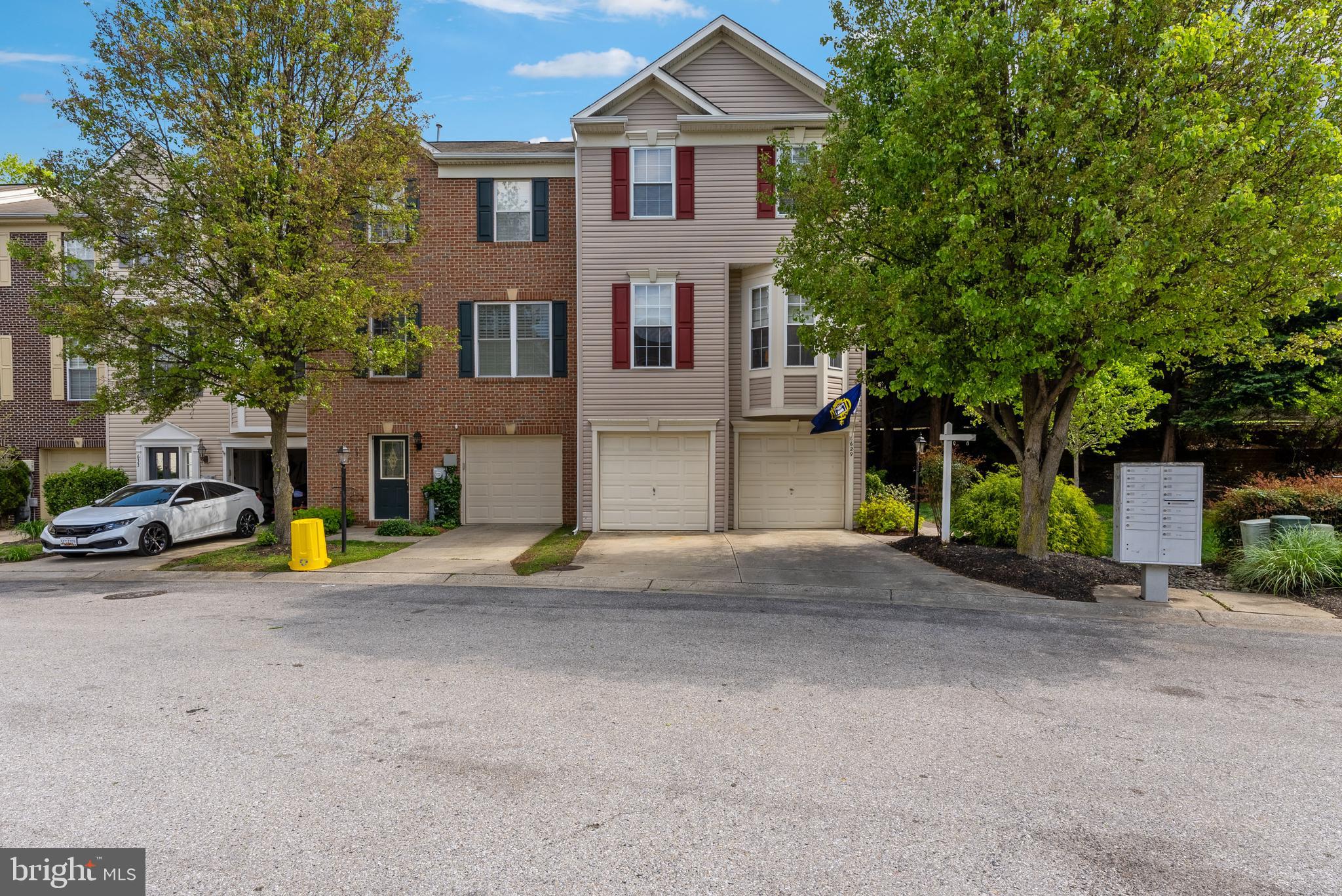 COLLEGE PARKWAY PLACE - Residential