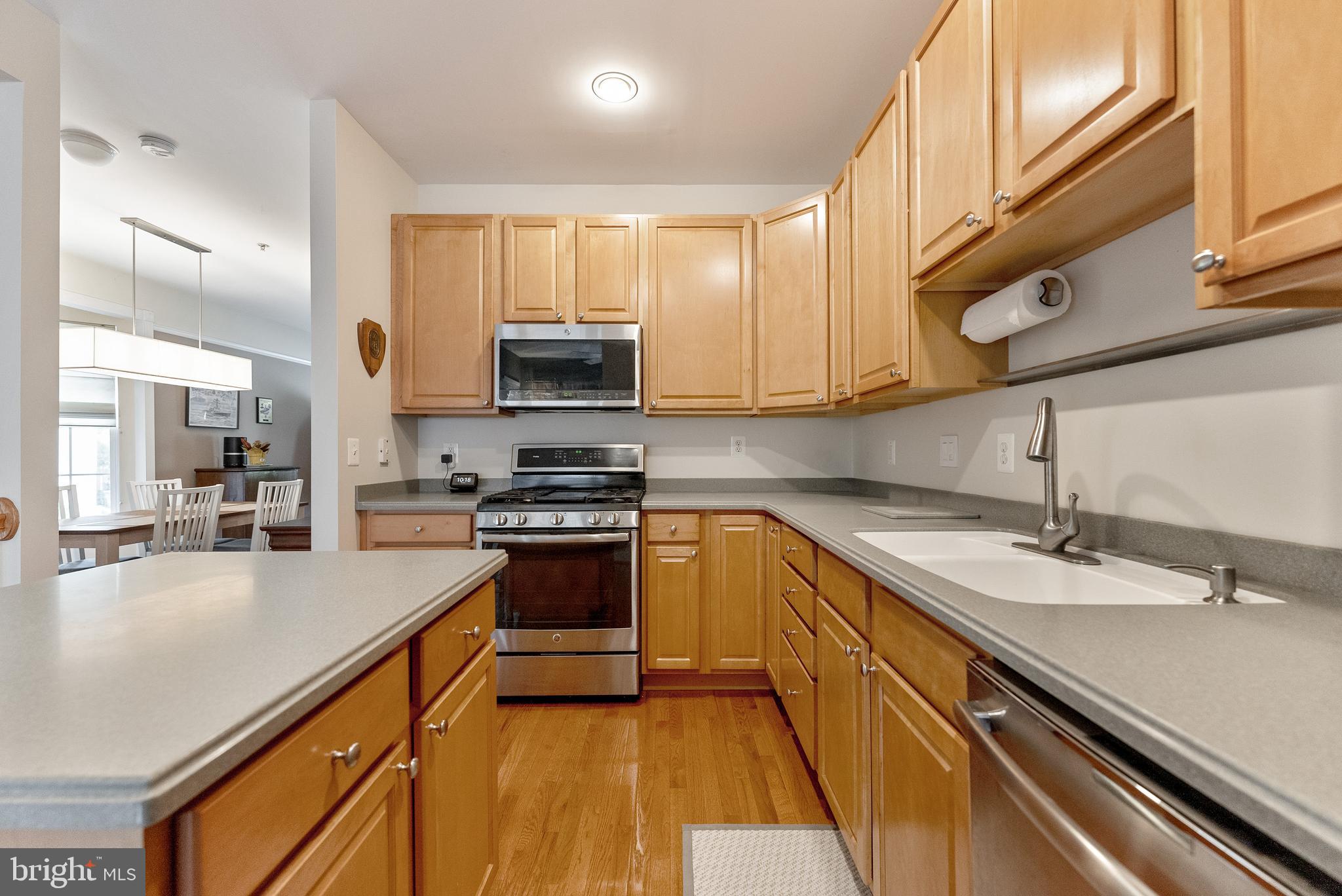 COLLEGE PARKWAY PLACE - Residential