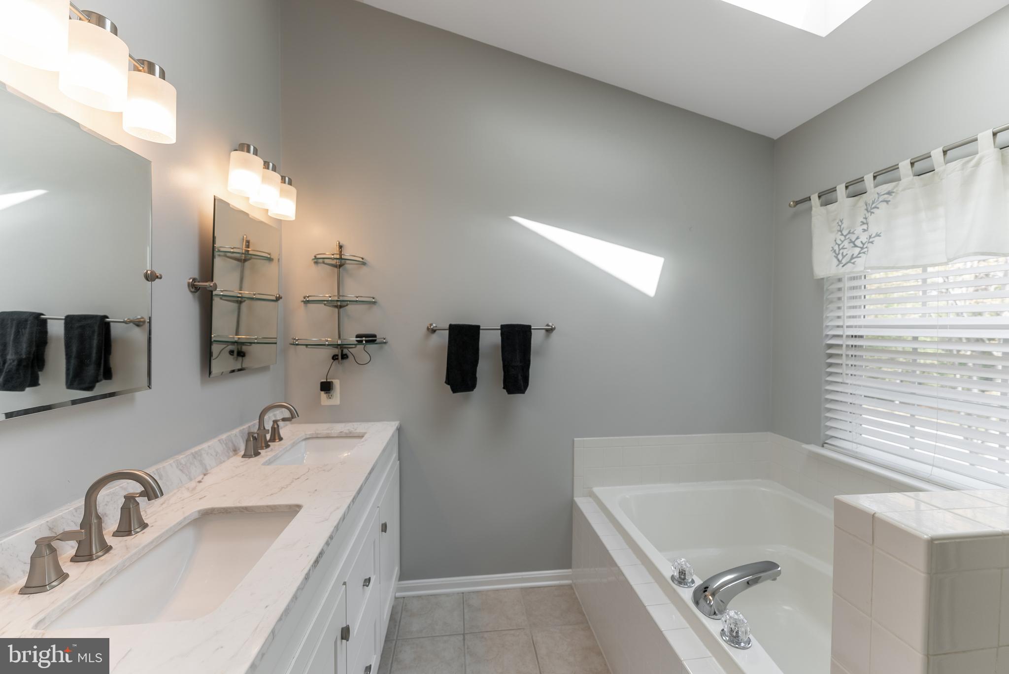 COLLEGE PARKWAY PLACE - Residential