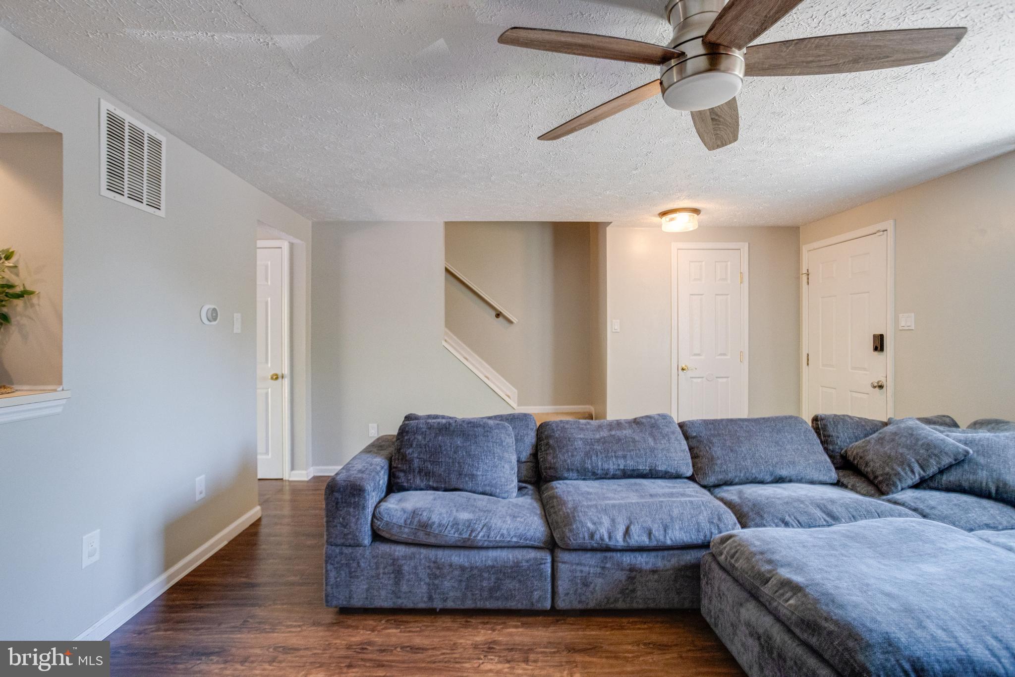 CONSTANT FRIENDSHIP - Residential