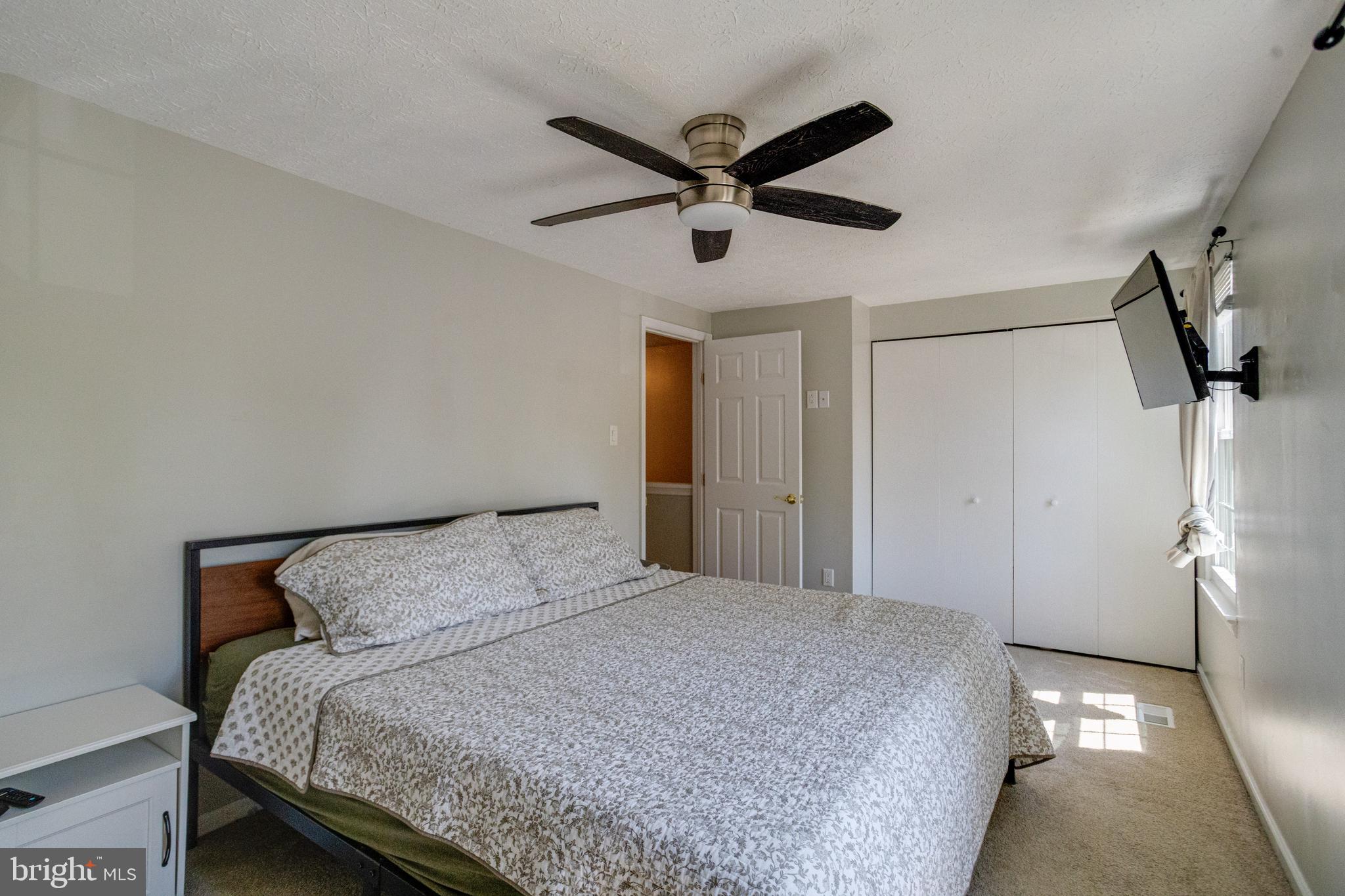CONSTANT FRIENDSHIP - Residential