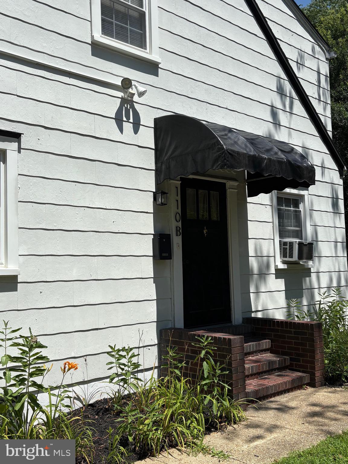 110 HILLCREST AVENUE UNIT B, 2ND FLR.