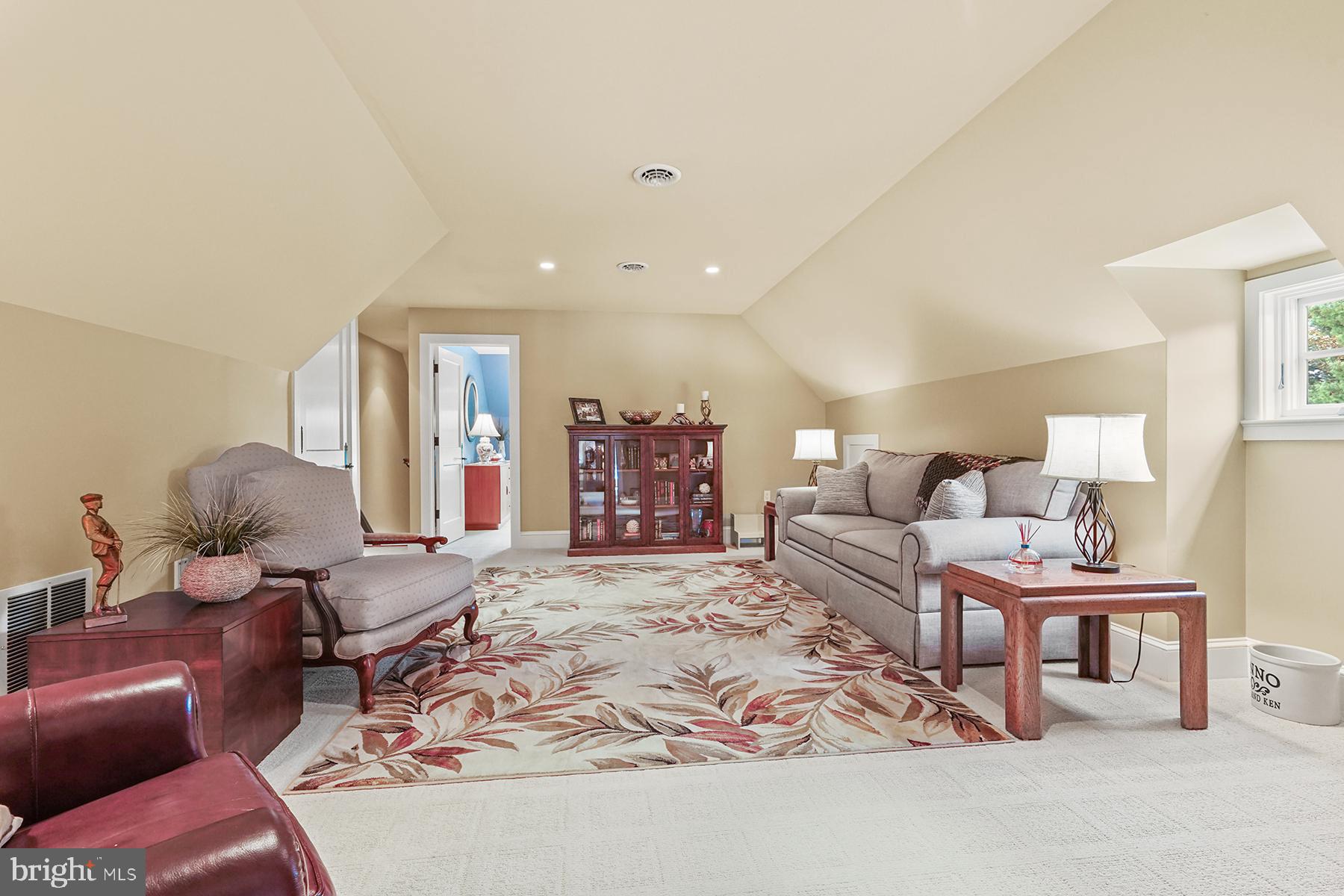 RATCLIFFE FARM - Residential