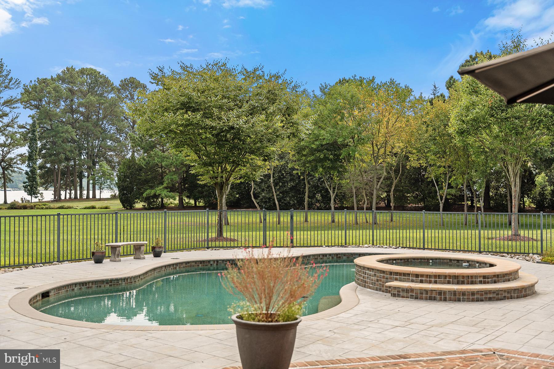 RATCLIFFE FARM - Residential