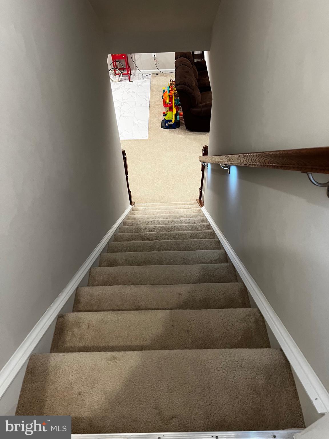 LIBERTY KNOLLS - Residential Lease