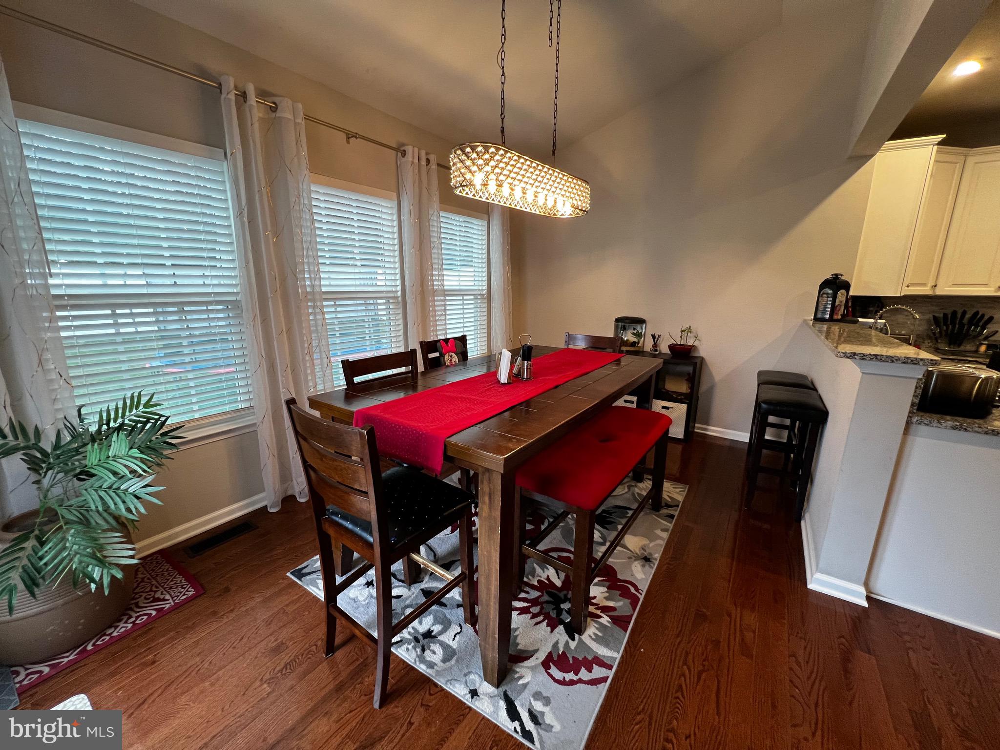 LIBERTY KNOLLS - Residential Lease