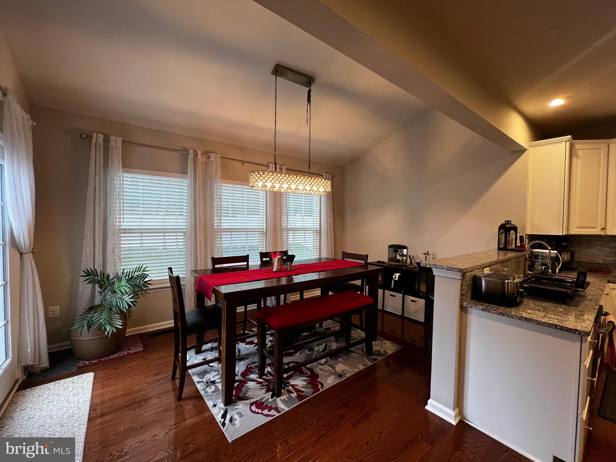 LIBERTY KNOLLS - Residential Lease