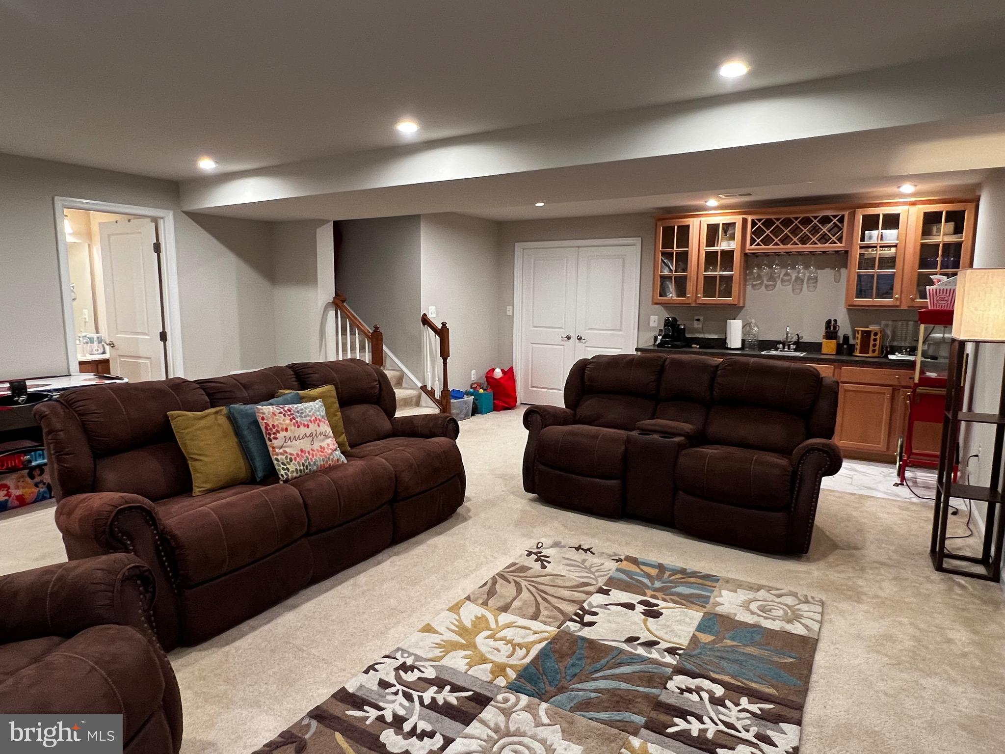 LIBERTY KNOLLS - Residential Lease