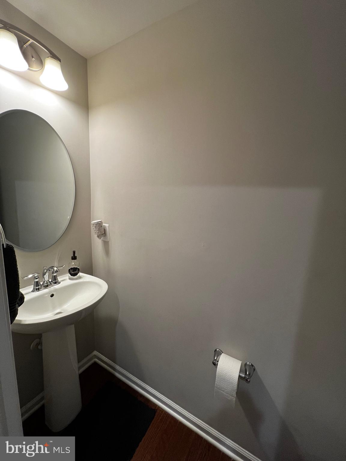 LIBERTY KNOLLS - Residential Lease