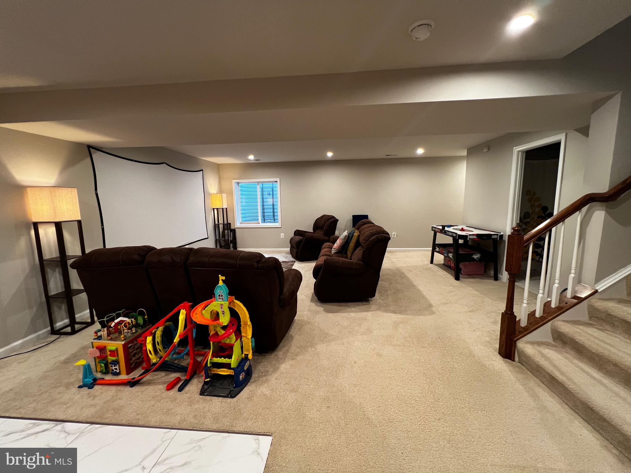 LIBERTY KNOLLS - Residential Lease