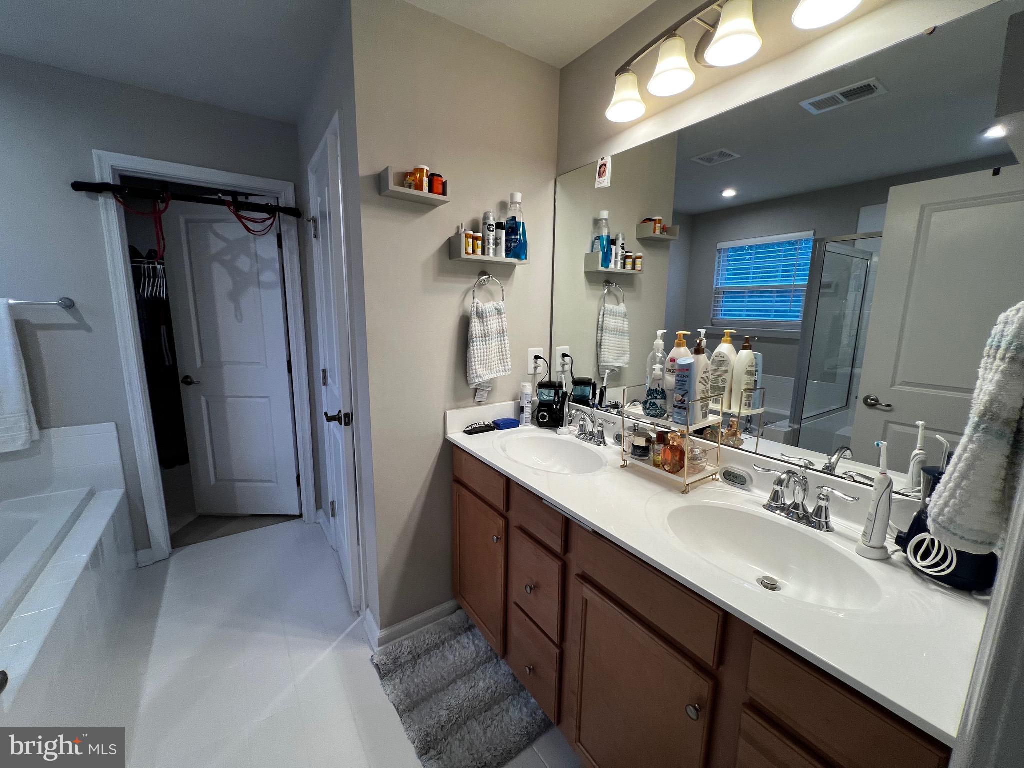 LIBERTY KNOLLS - Residential Lease