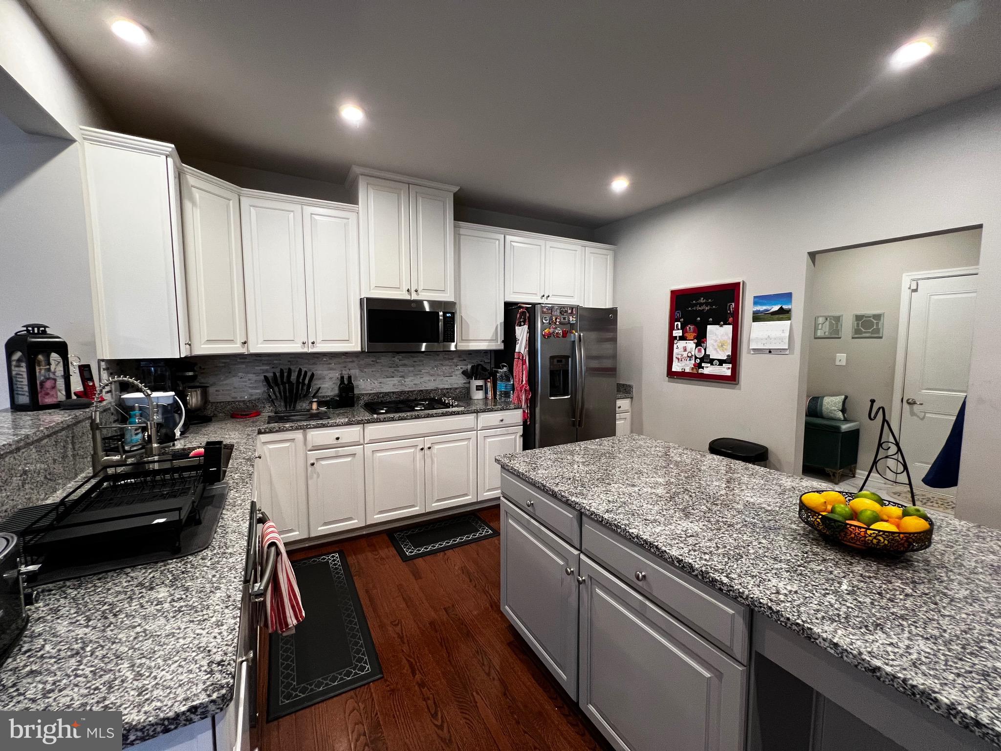 LIBERTY KNOLLS - Residential Lease