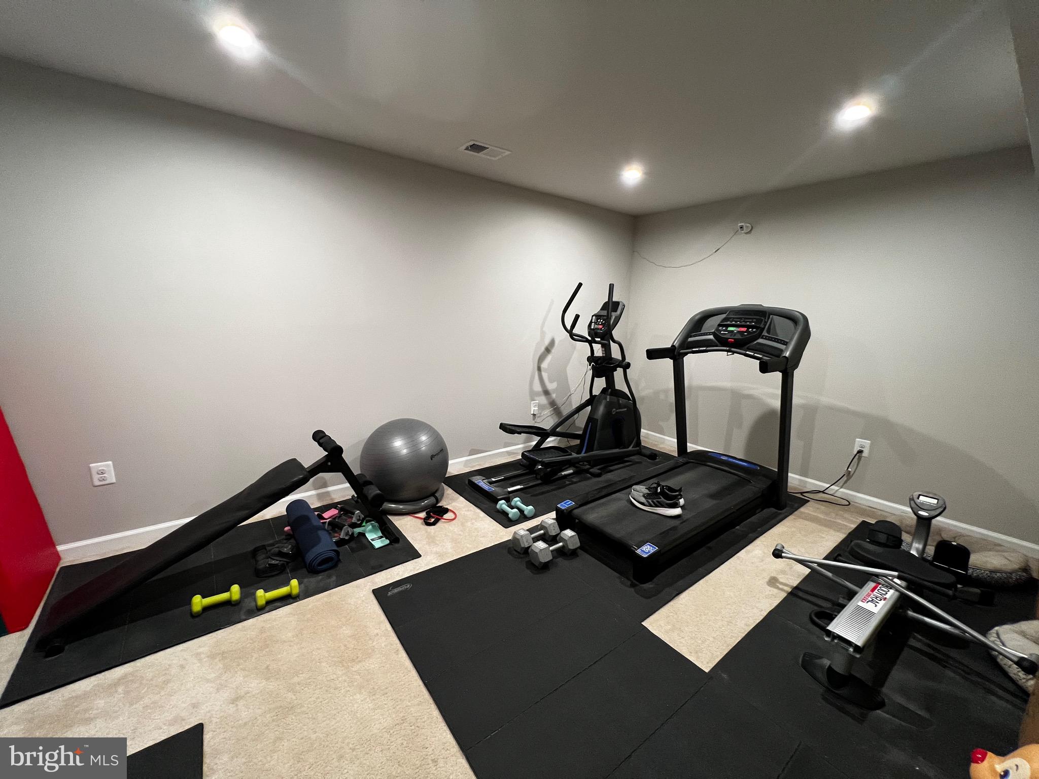 LIBERTY KNOLLS - Residential Lease