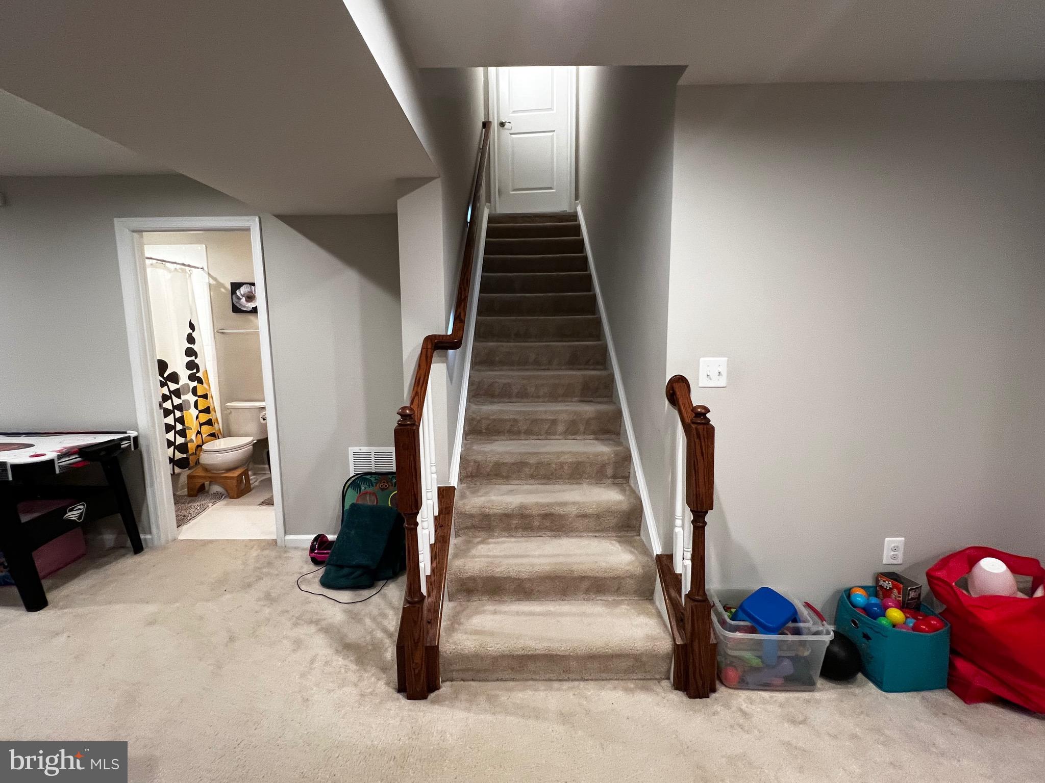 LIBERTY KNOLLS - Residential Lease