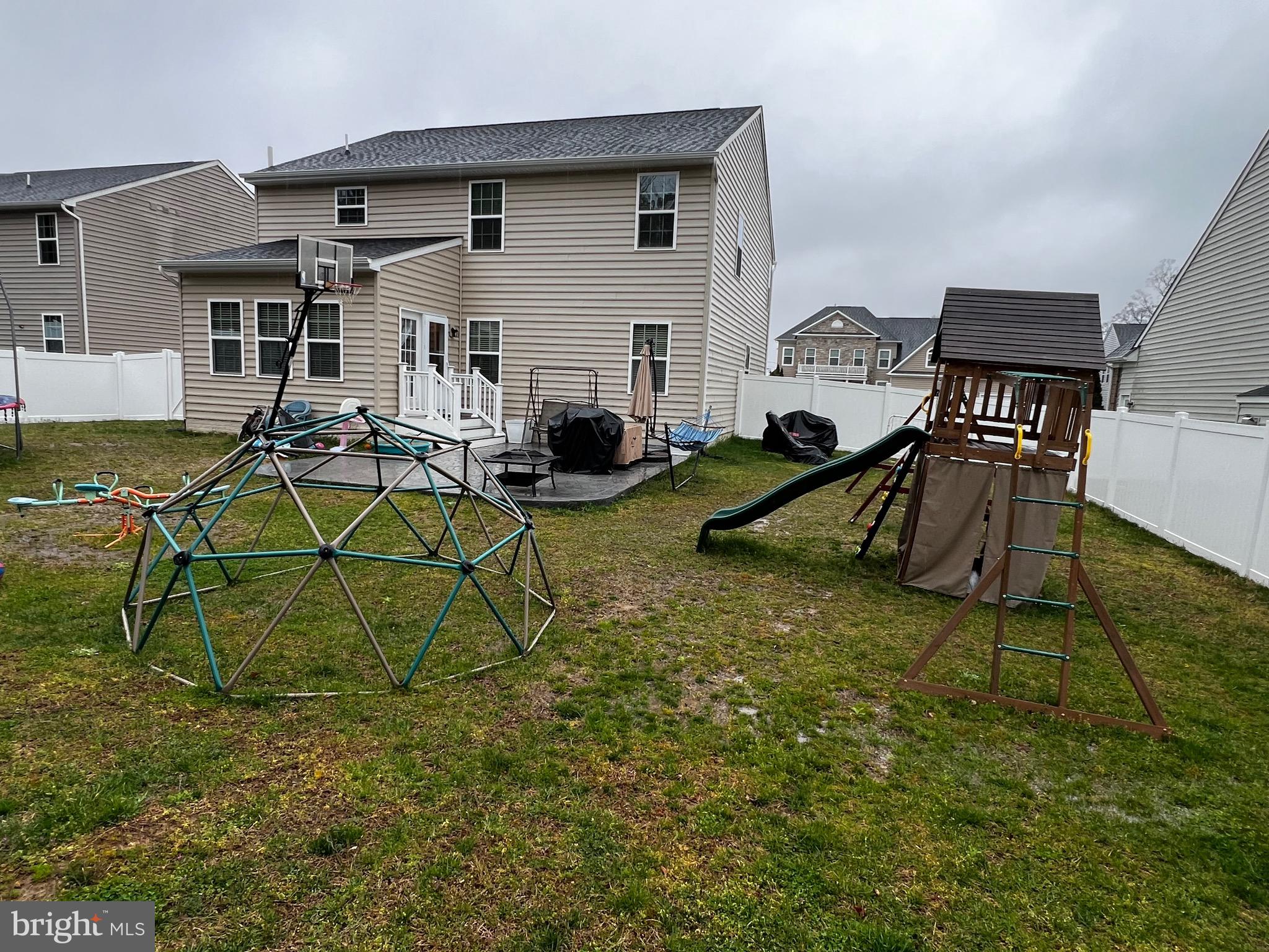 LIBERTY KNOLLS - Residential Lease