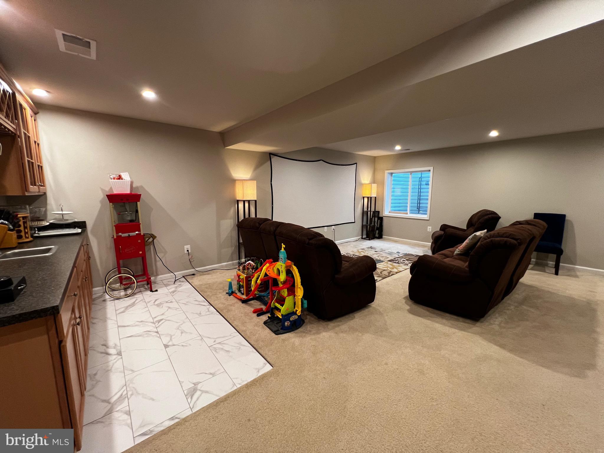 LIBERTY KNOLLS - Residential Lease