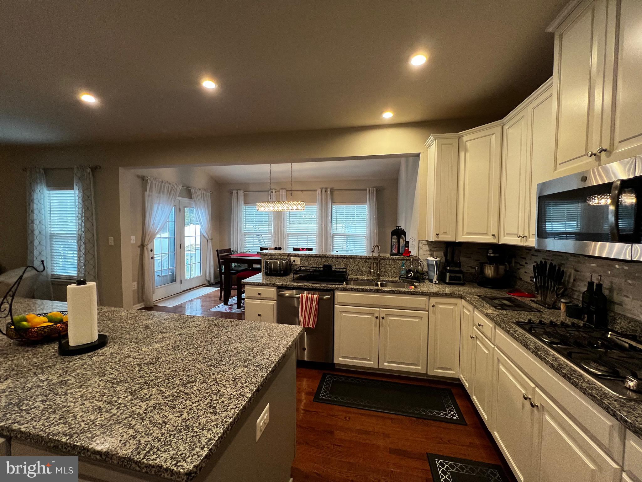 LIBERTY KNOLLS - Residential Lease