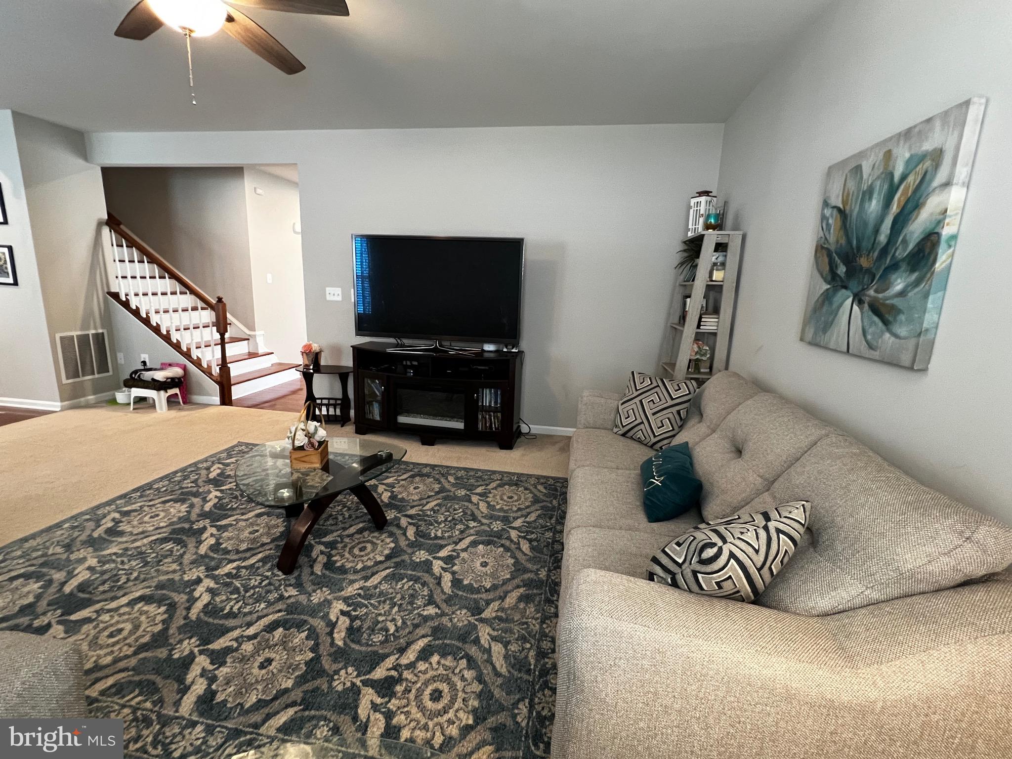 LIBERTY KNOLLS - Residential Lease