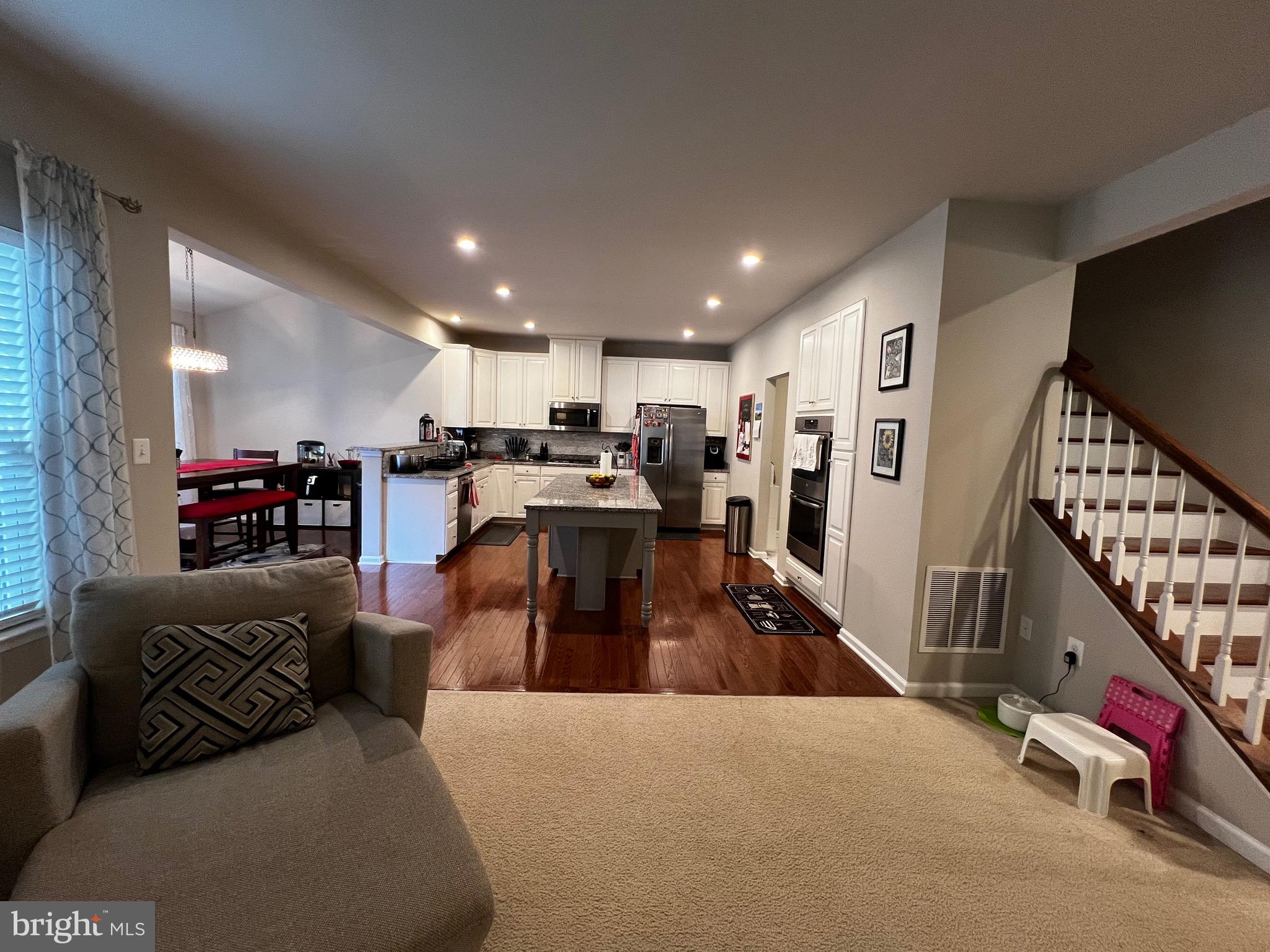 LIBERTY KNOLLS - Residential Lease