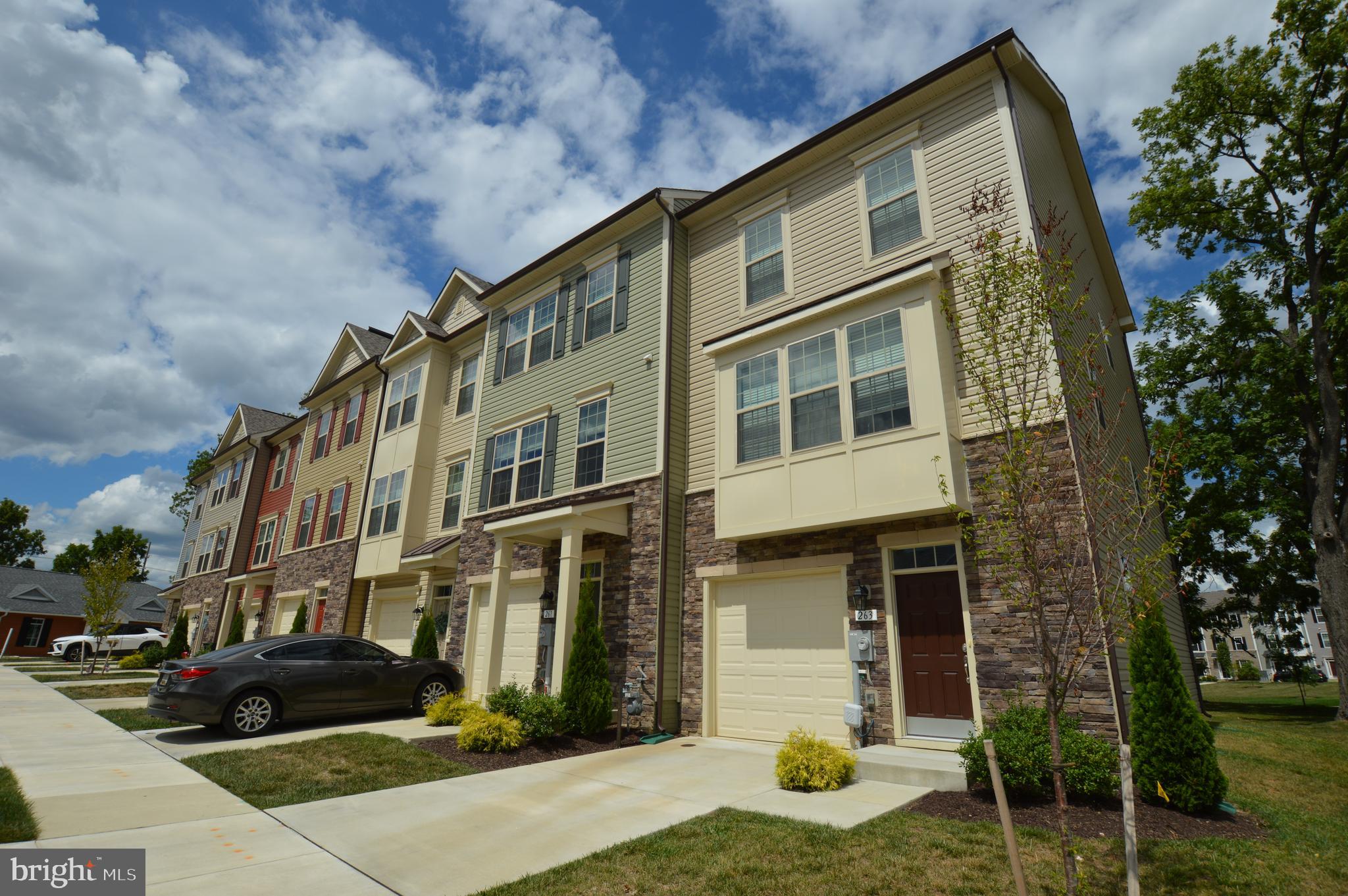 MACALLAN CROSSING - Residential Lease