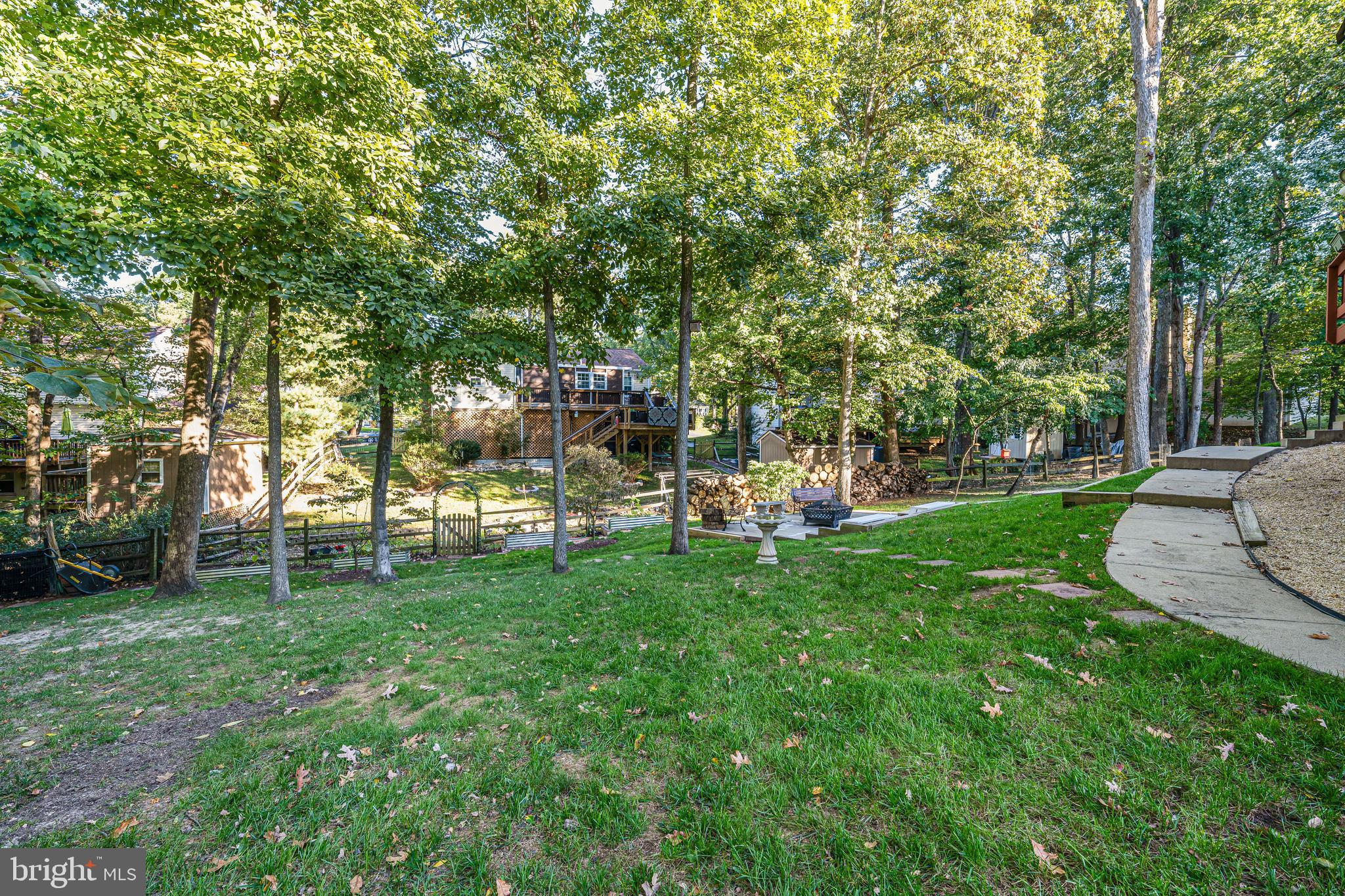 LAKE RIDGE - Residential