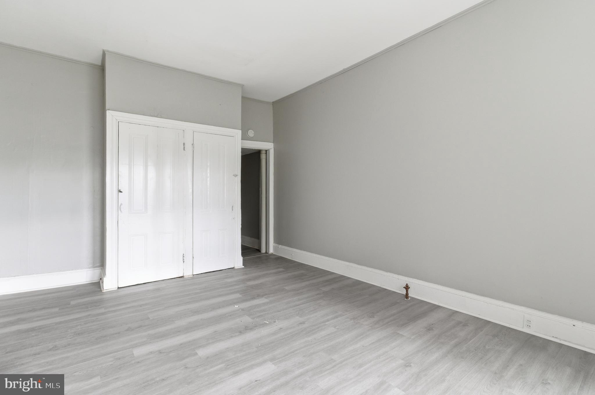 1515 W MULBERRY STREET