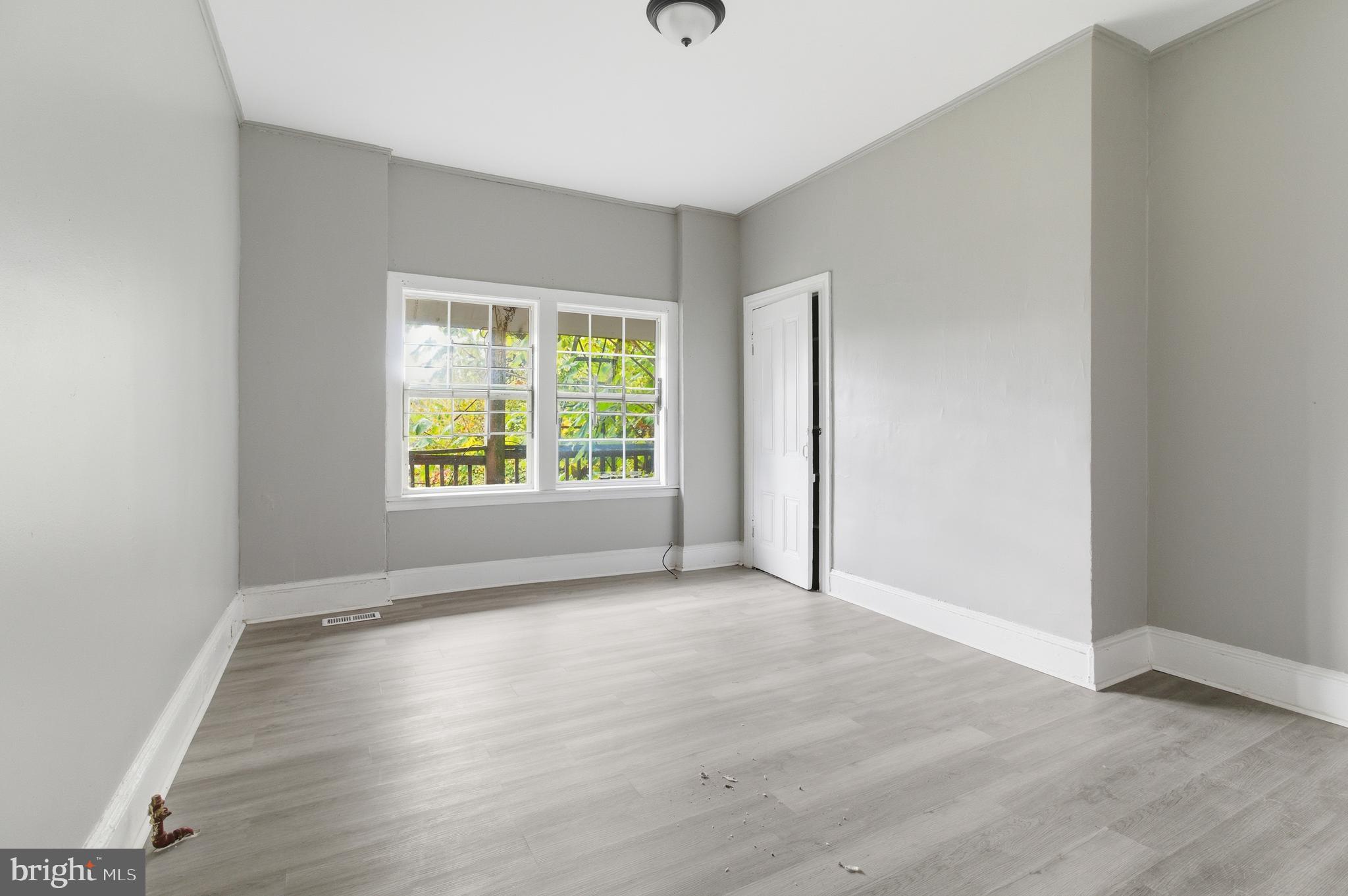 1515 W MULBERRY STREET