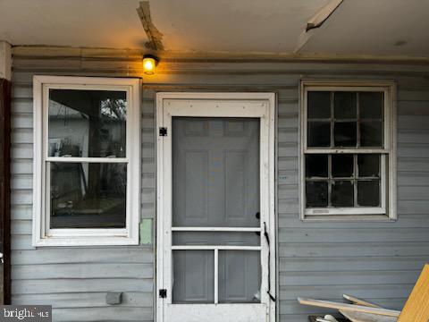 537 N QUEEN STREET