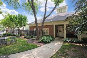 STRATFORD COURT - Residential