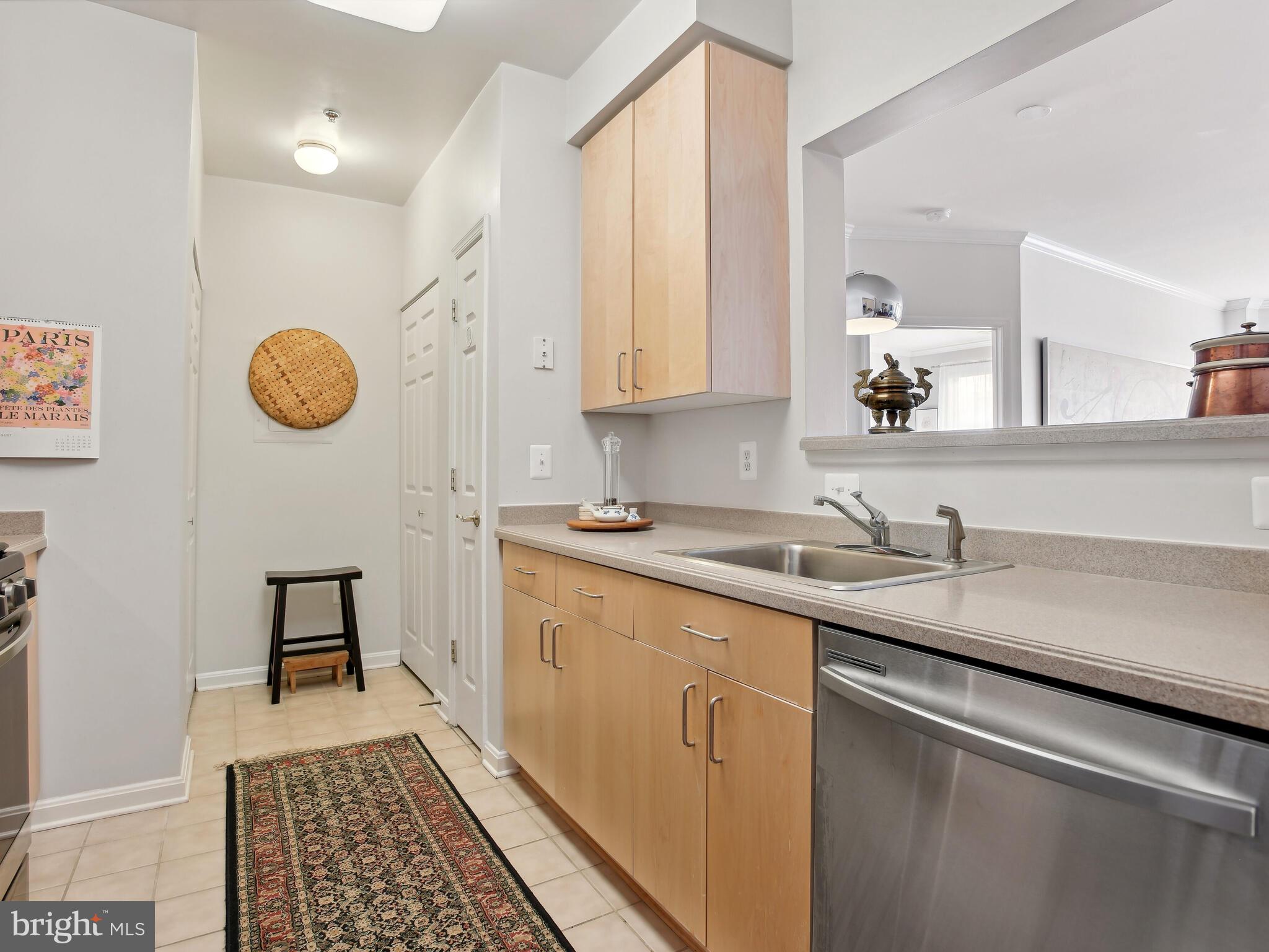 STRATFORD COURT - Residential