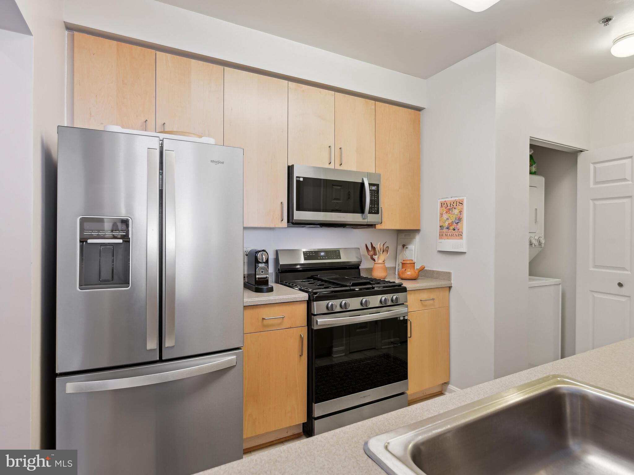 STRATFORD COURT - Residential