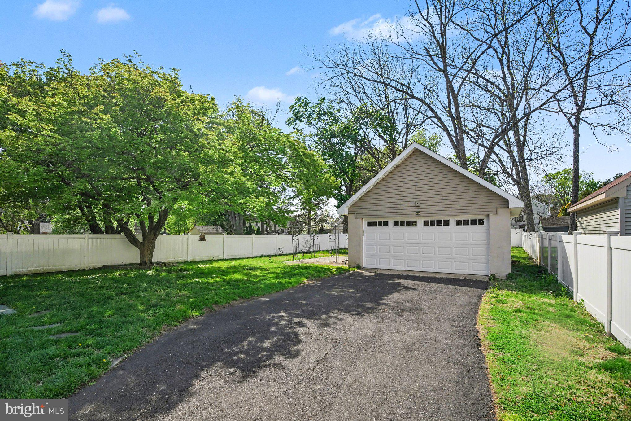 ROSLYN - Residential