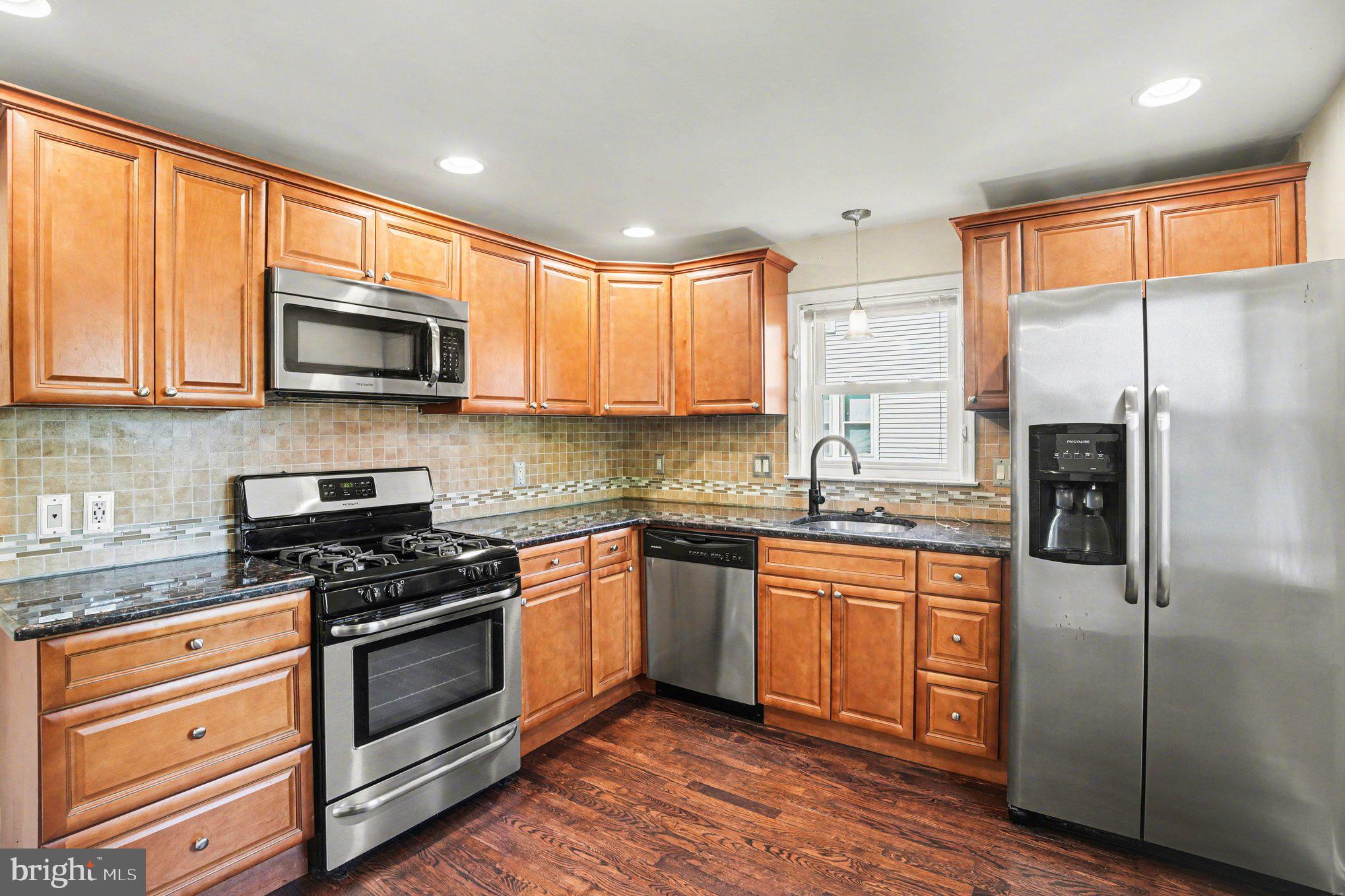 ROSLYN - Residential