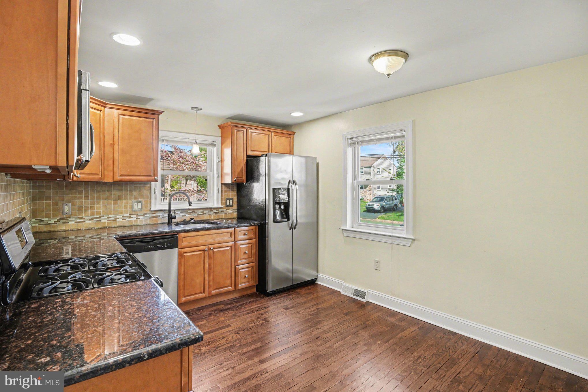 ROSLYN - Residential