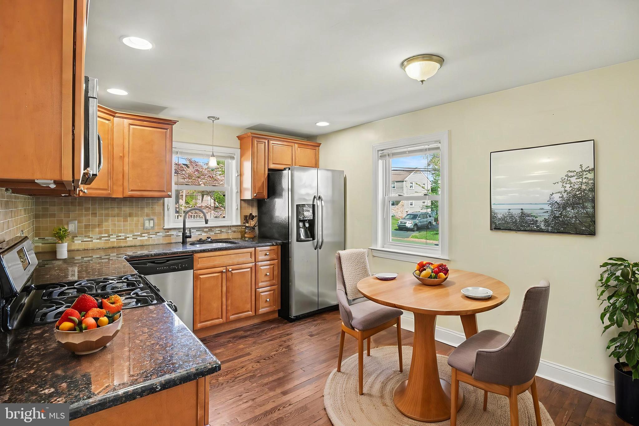 ROSLYN - Residential