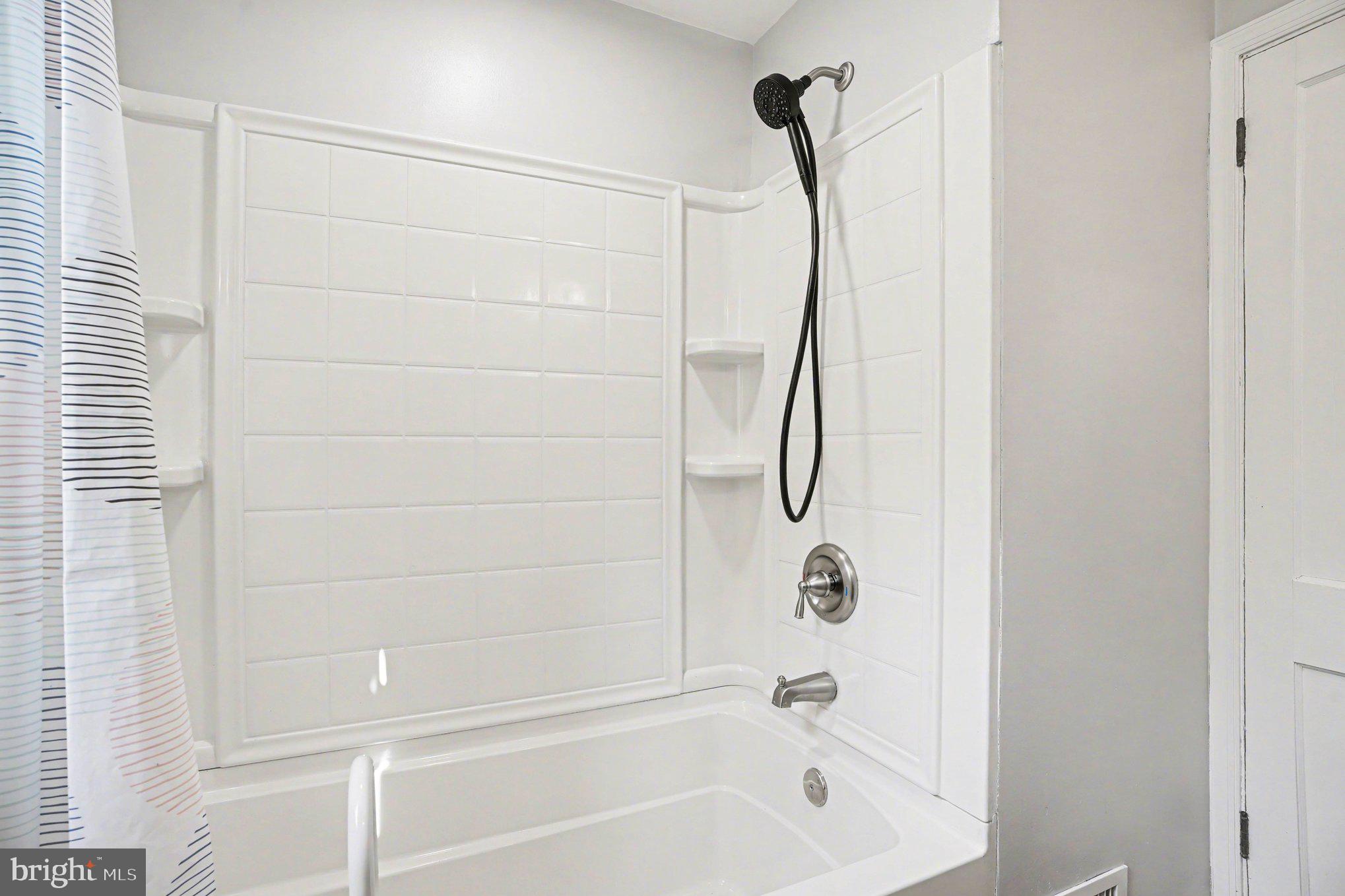 ROSLYN - Residential